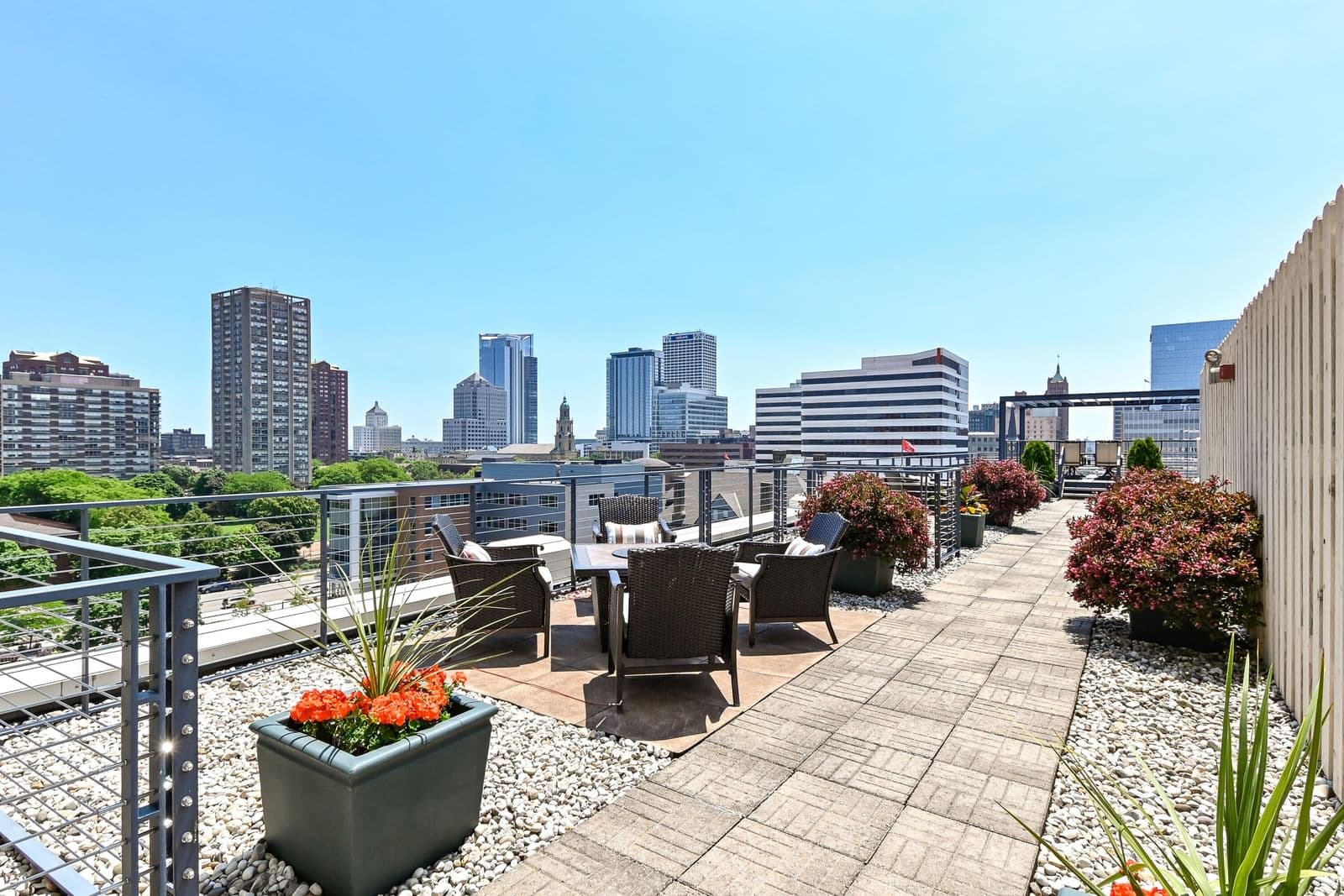 270 Highland, Milwaukee, WI 53202