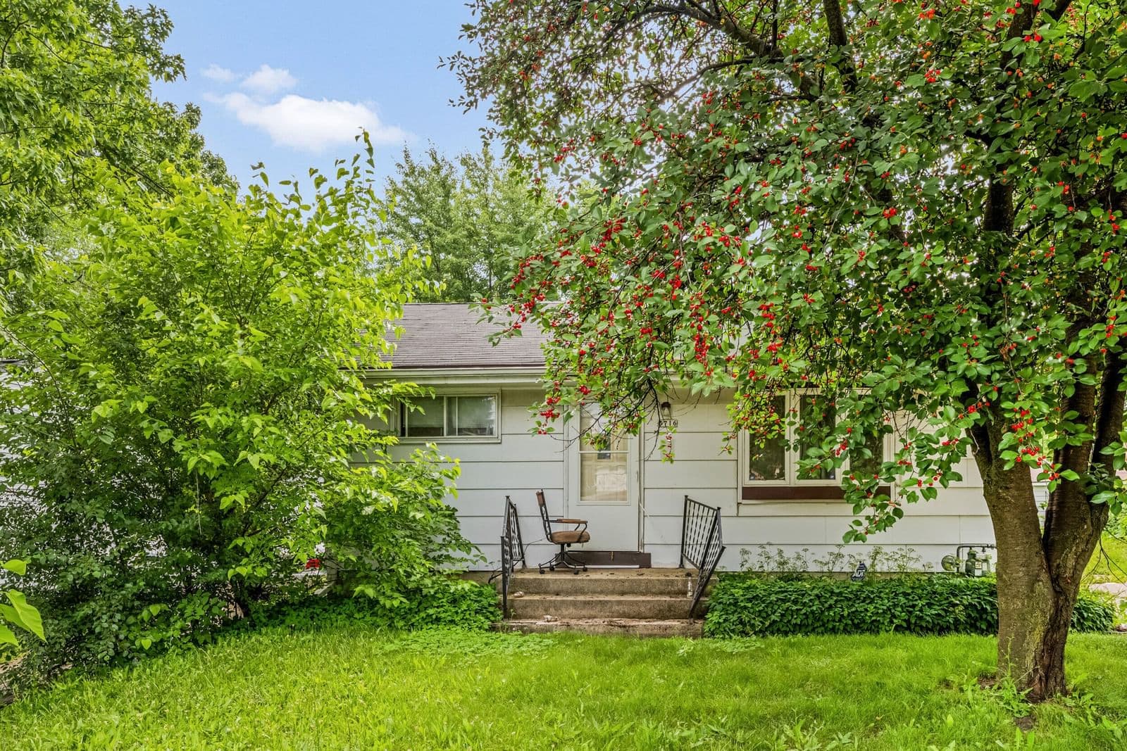 5716 64th, Milwaukee, WI 53218