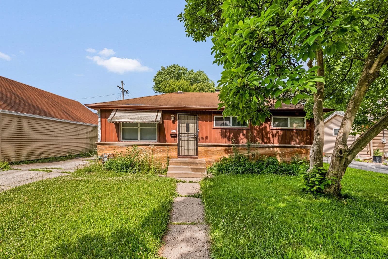 5717 62nd, Milwaukee, WI 53218