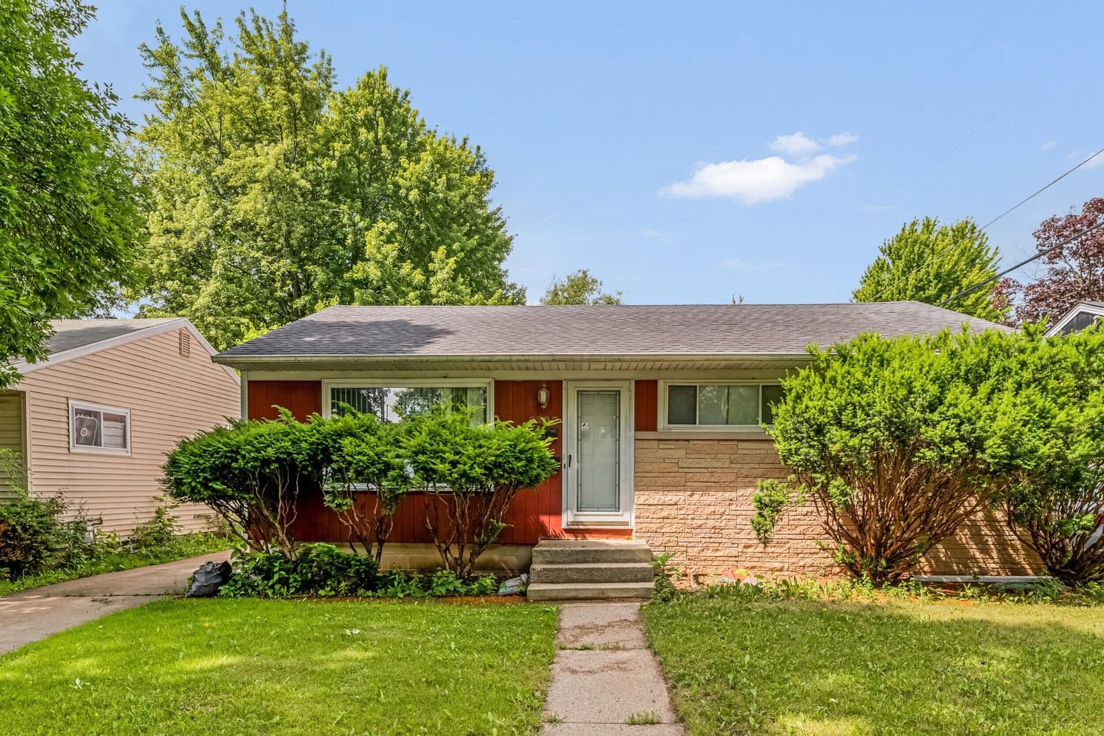 8207 Muriel, Milwaukee, WI 53218