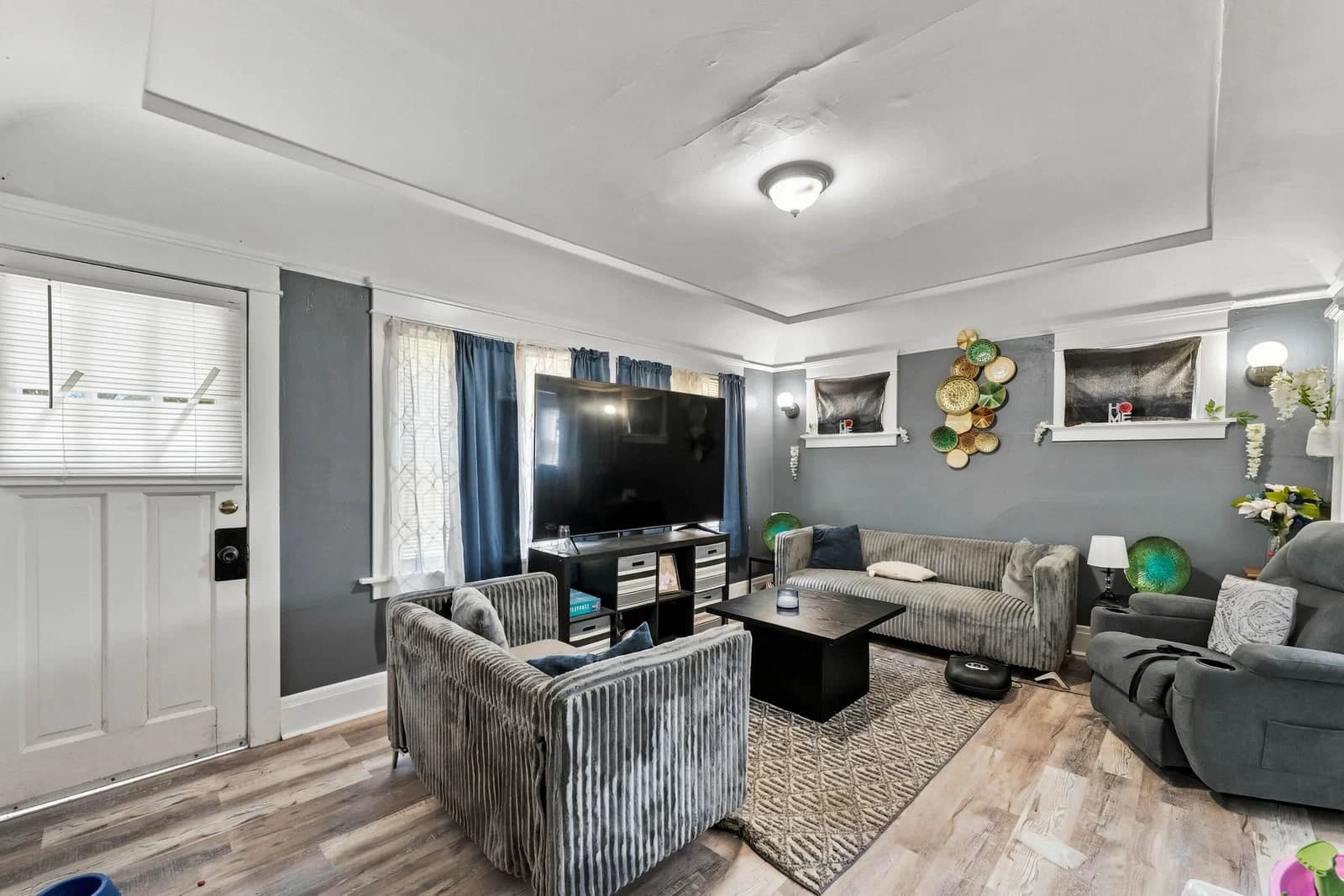 3211 Buffum 2