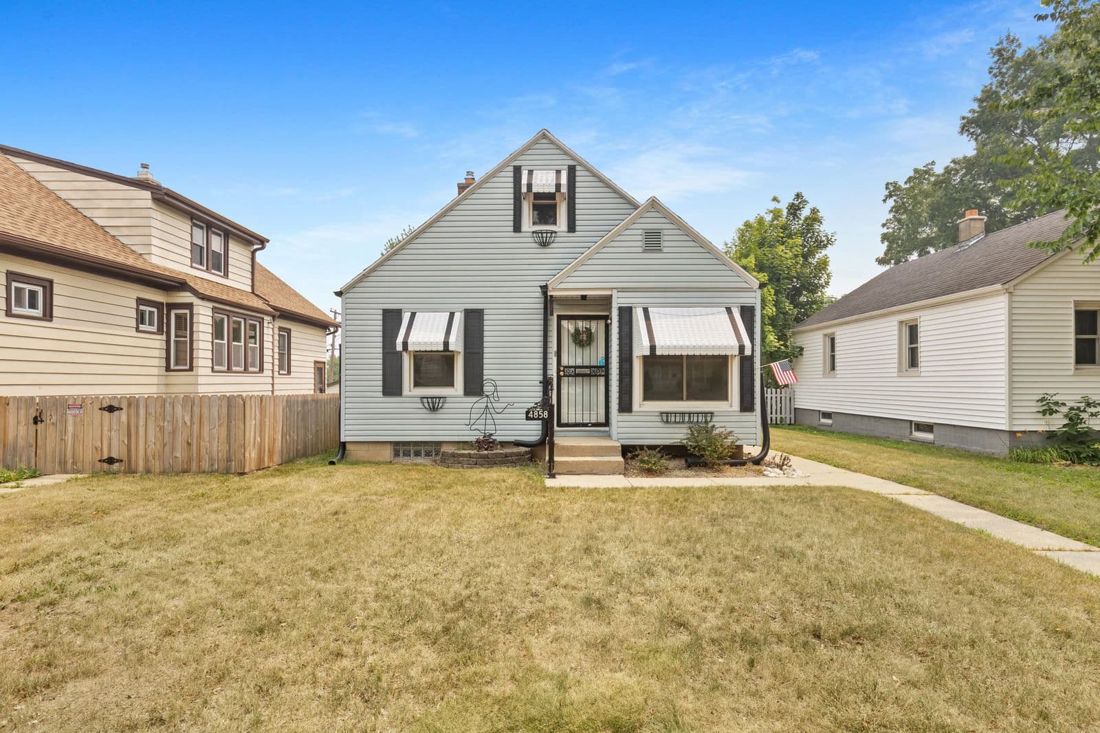 4858 71st St, Milwaukee, WI 53218