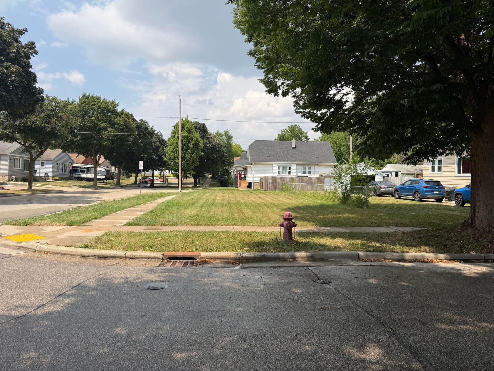 16 89th, West Allis, WI 53214
