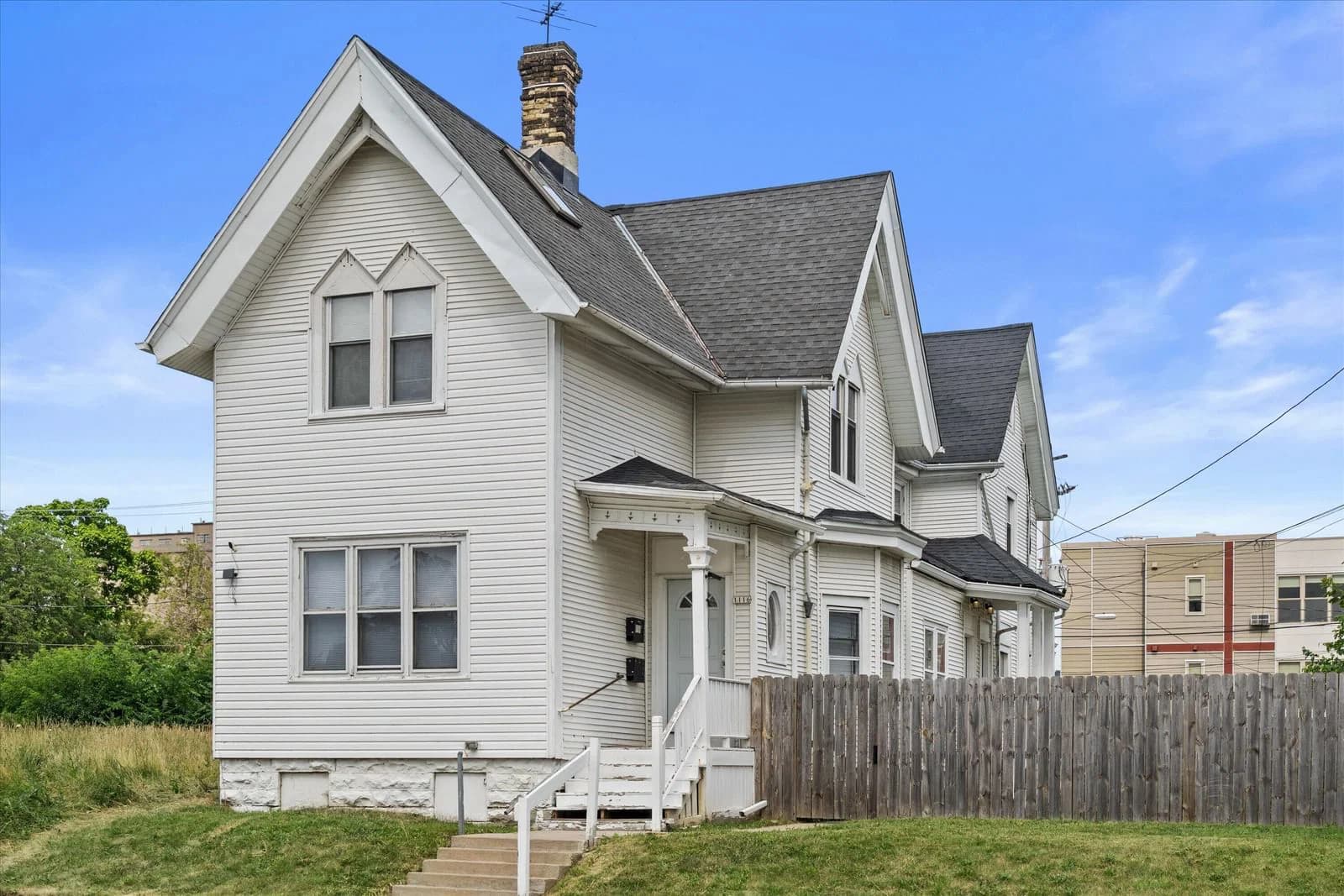 1116 13th, Milwaukee, WI 53233