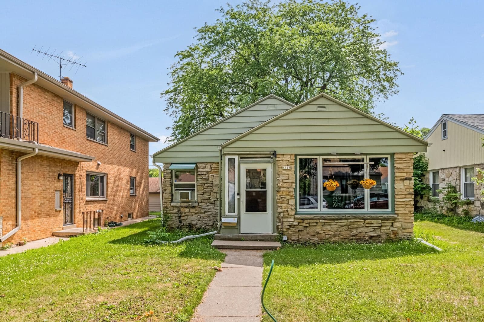 4464 67th, Milwaukee, WI 53218