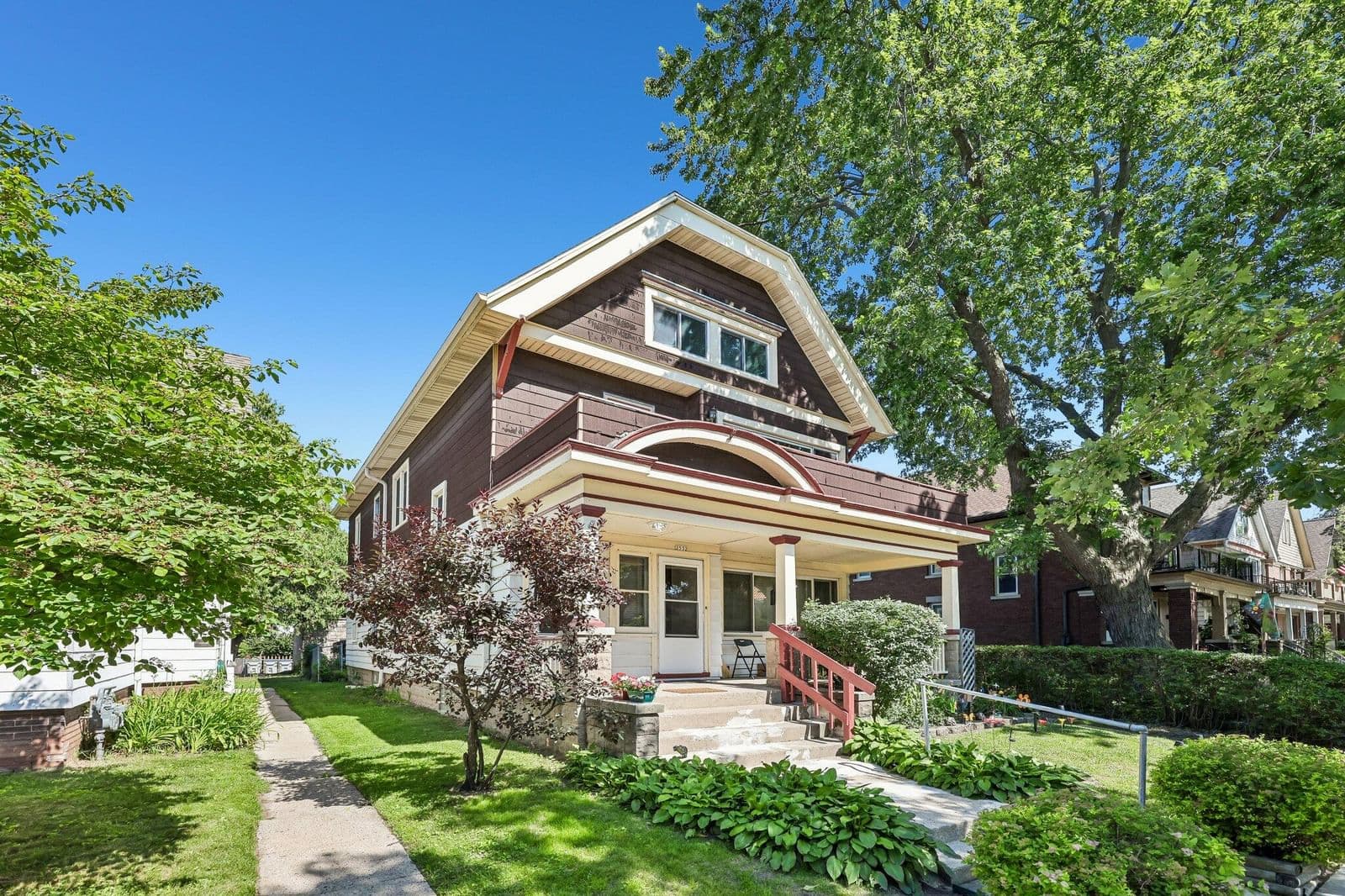 2532 Humboldt 2
