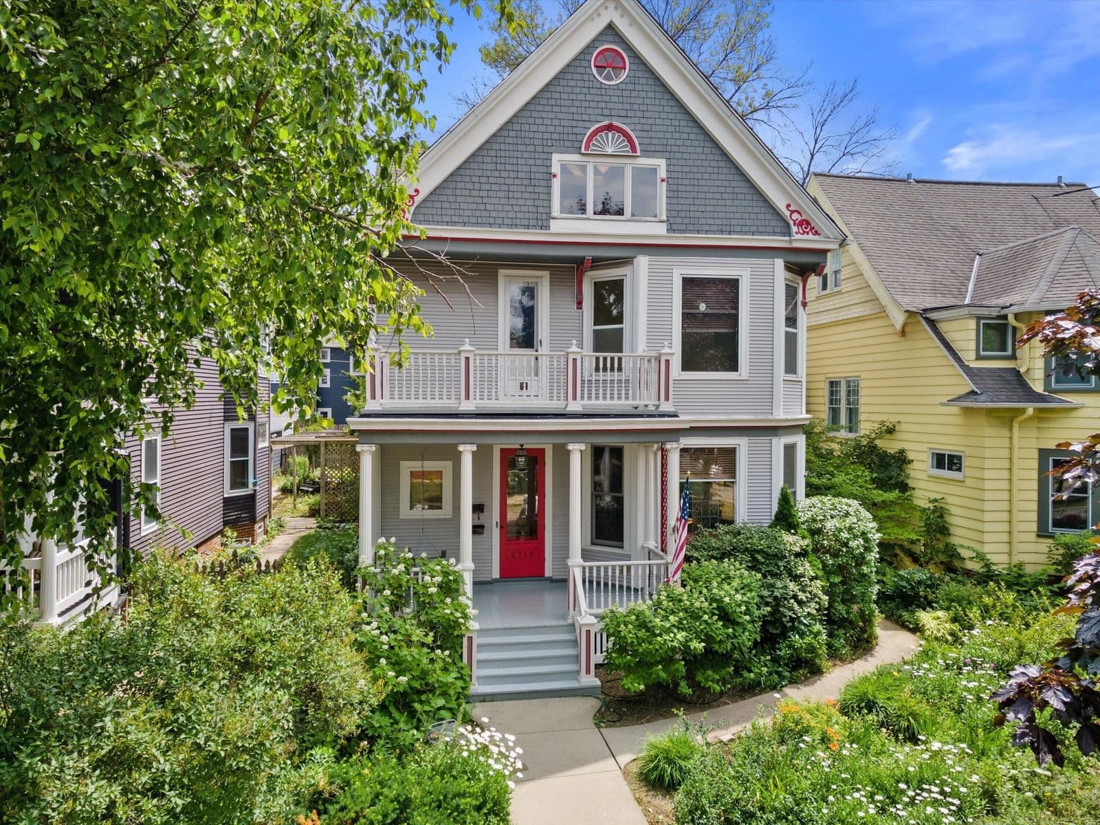 2712 Maryland, Milwaukee, WI 53211
