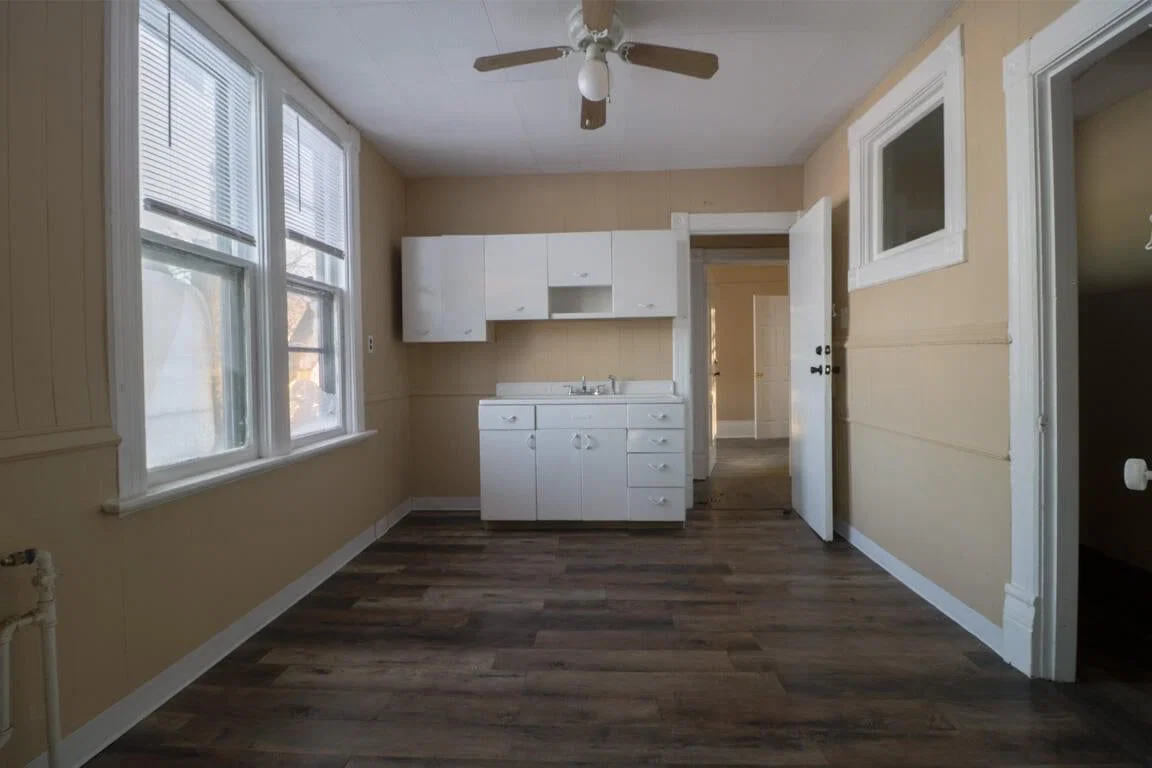 1801 Meinecke, Milwaukee, WI 53206