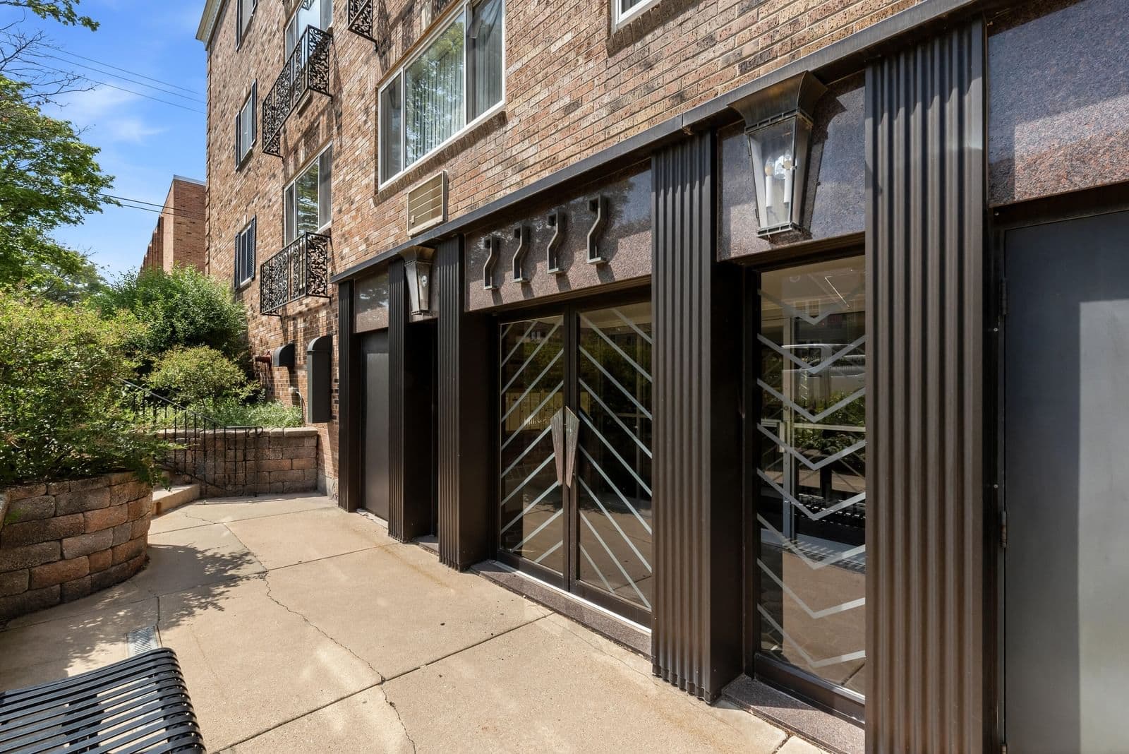 2222 Belleview, Milwaukee, WI 53211