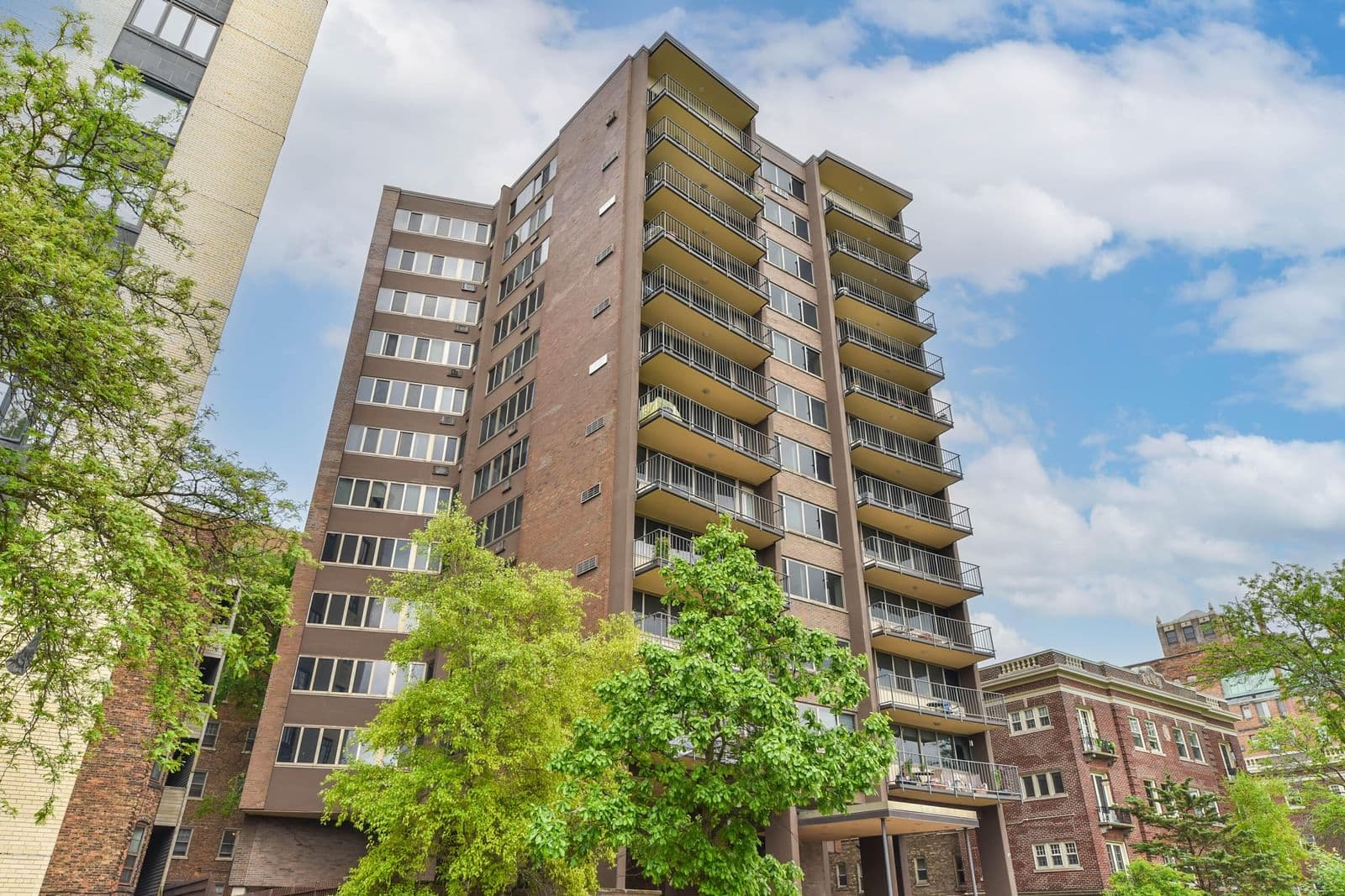 1919 Summit, Milwaukee, WI 53202