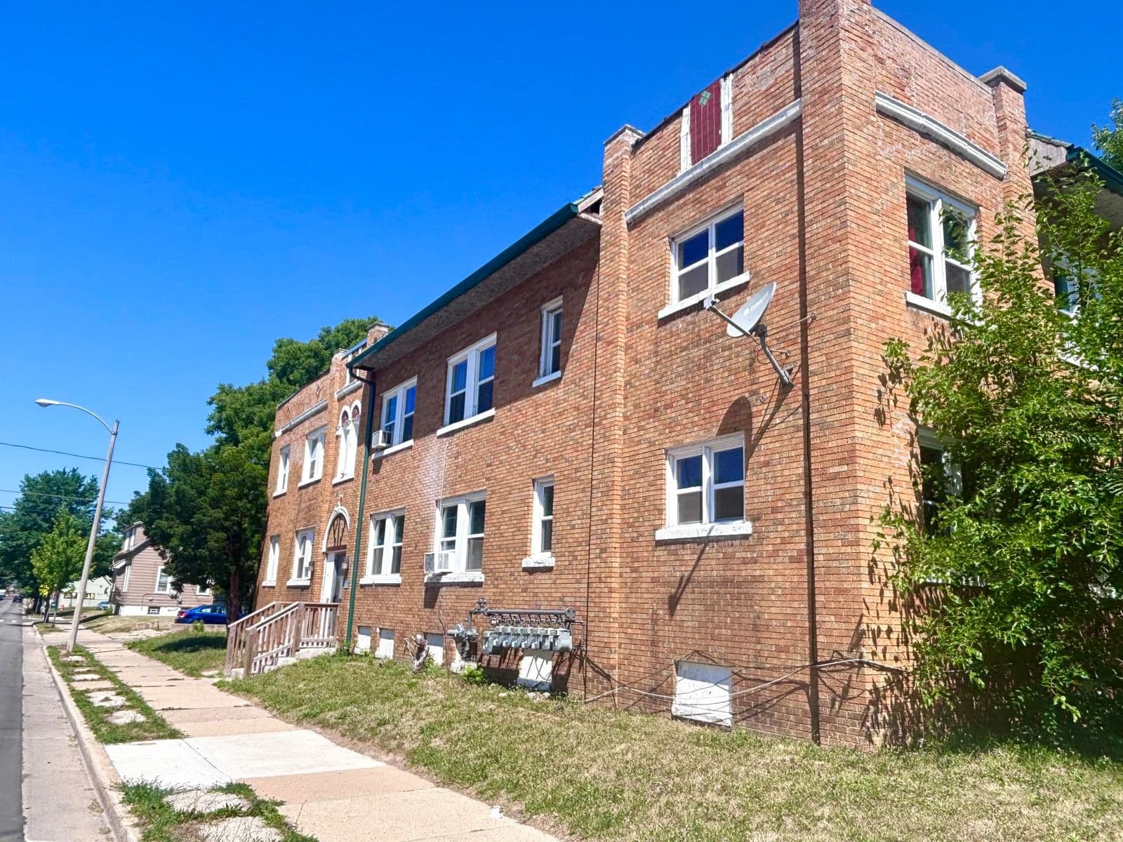 2208 Locust, Milwaukee, WI 53206