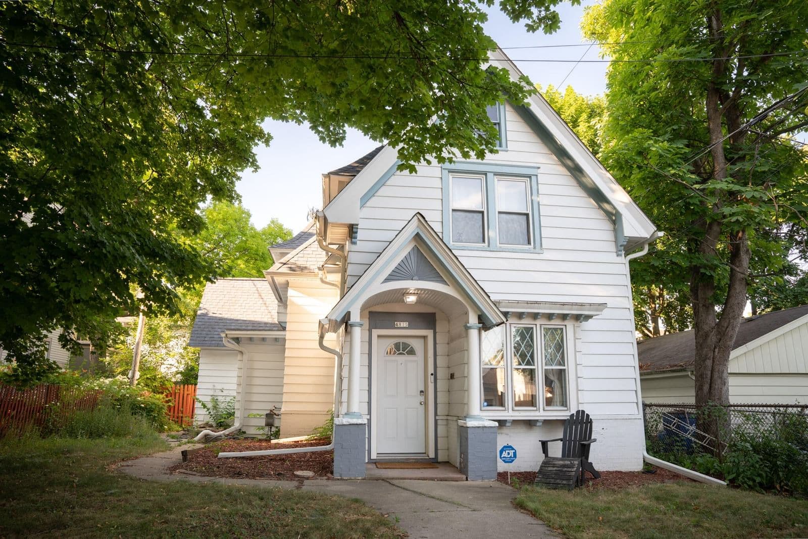 4815 Galena, Milwaukee, WI 53208