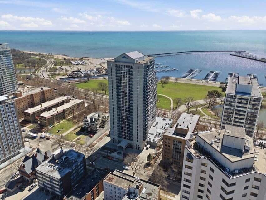 1660 Prospect, Milwaukee, WI 53202