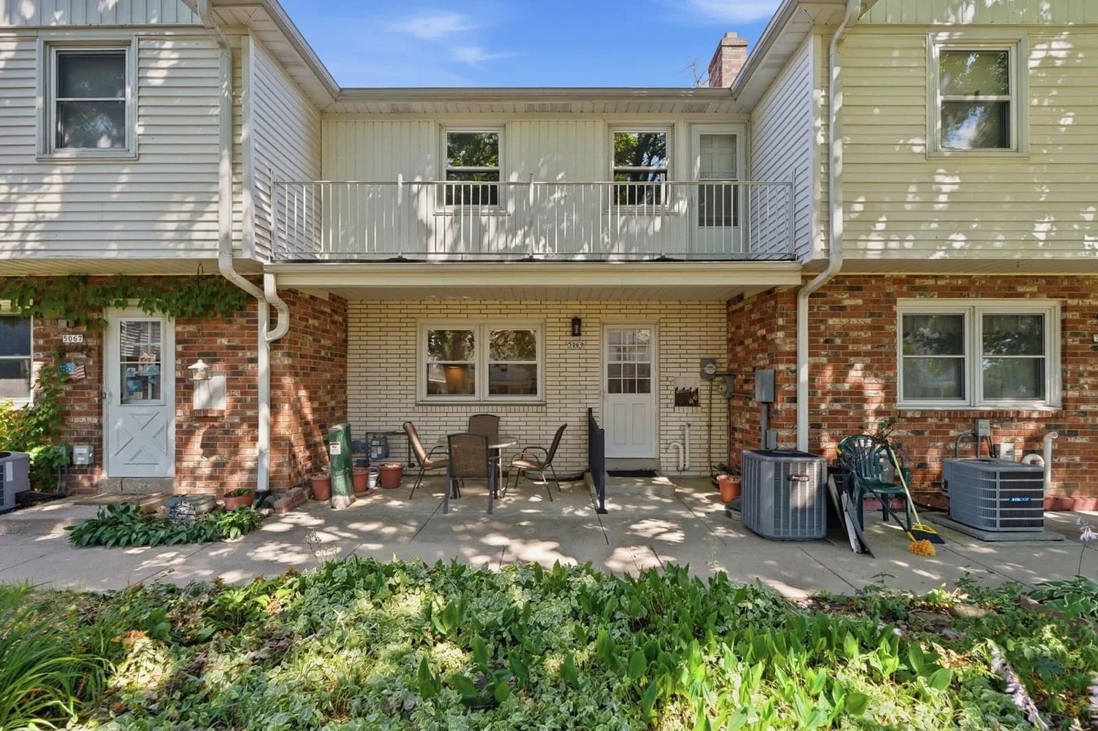5069 Colonial, Greenfield, WI 53220