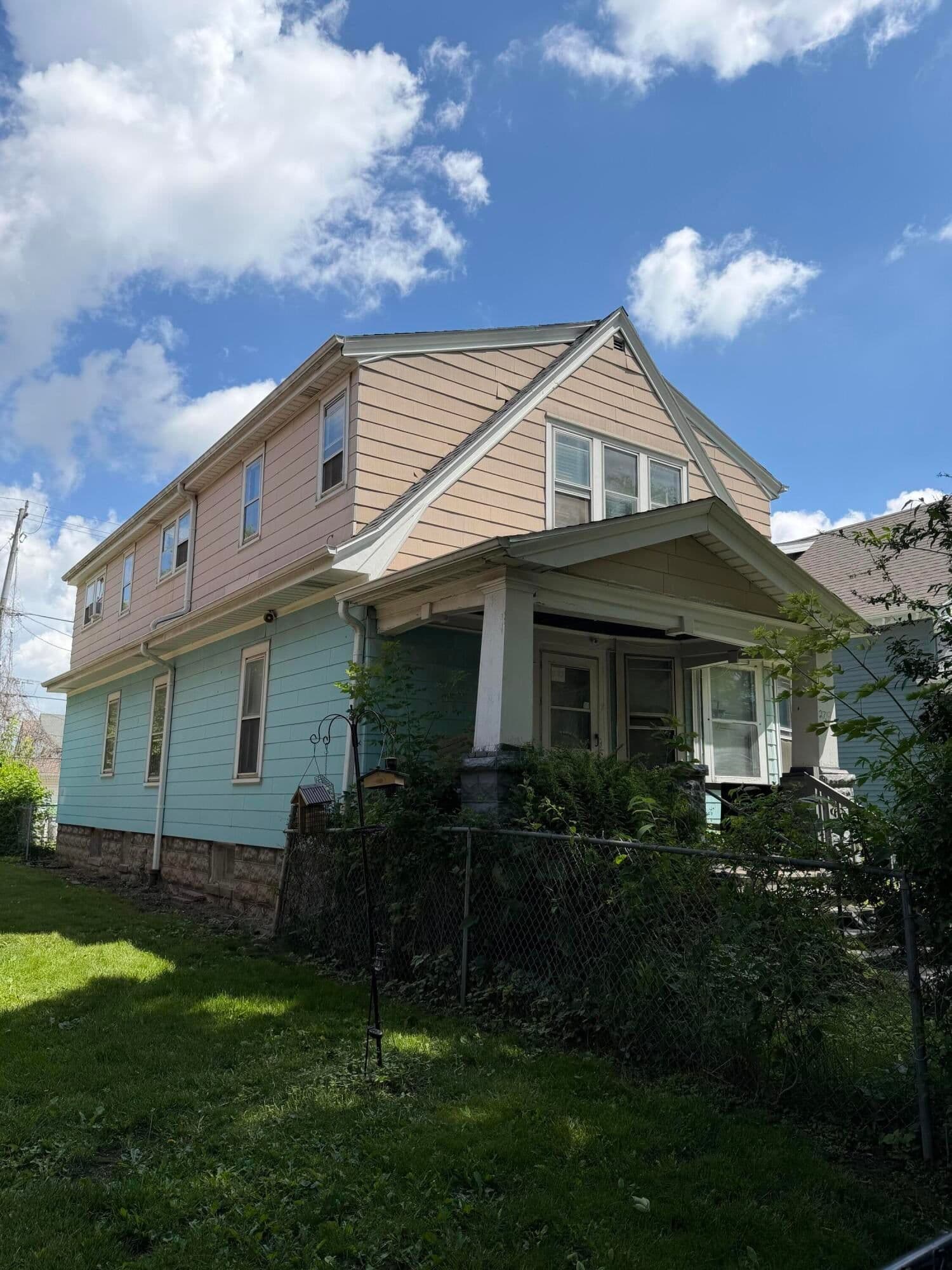 2712 Auer, Milwaukee, WI 53216