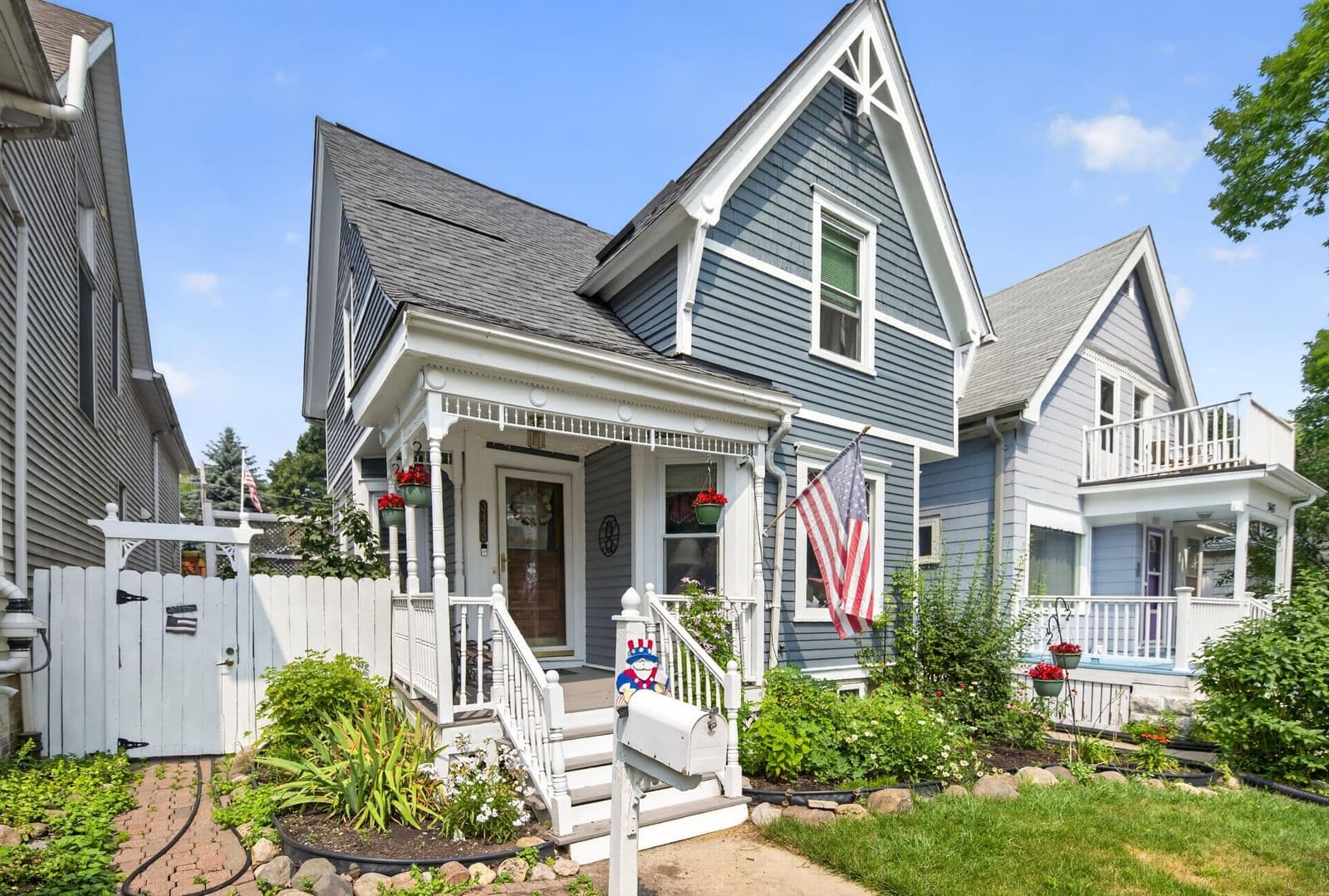 3463 Bartlett, Milwaukee, WI 53211