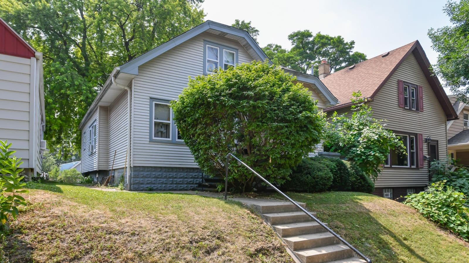 1901 Hillcrest 3