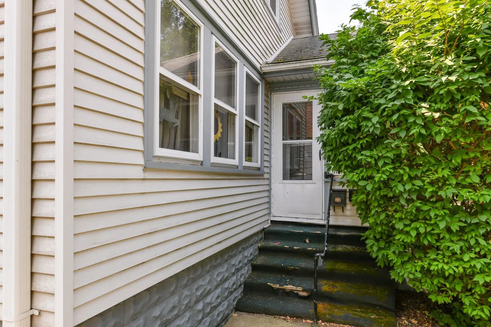 1901 Hillcrest 4