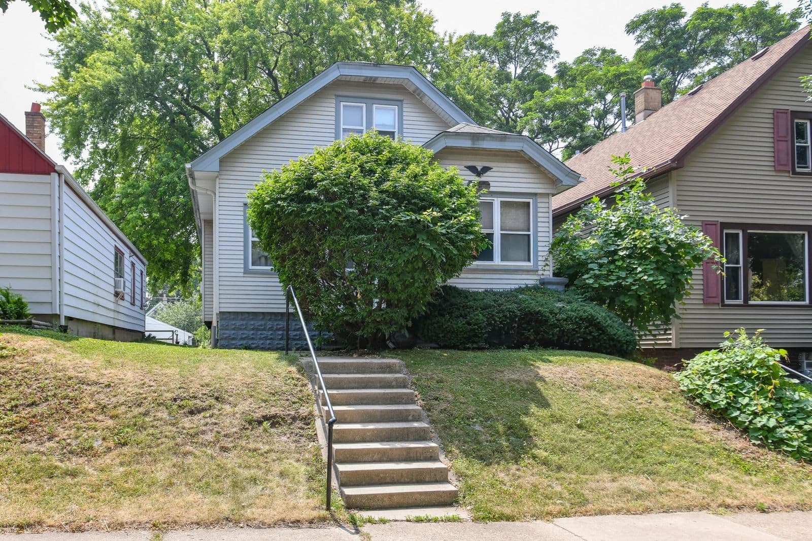 1901 Hillcrest, Milwaukee, WI 53207