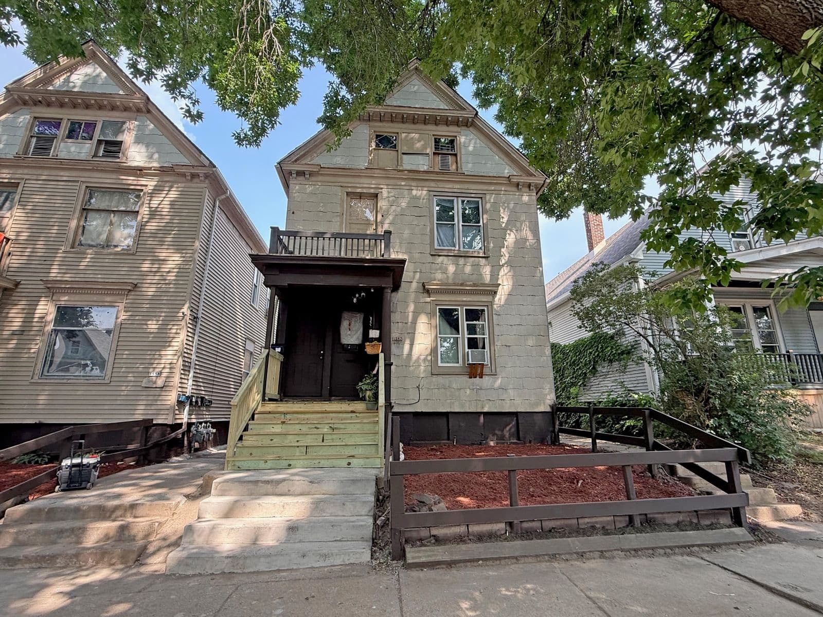 1560 24th, Milwaukee, WI 53204
