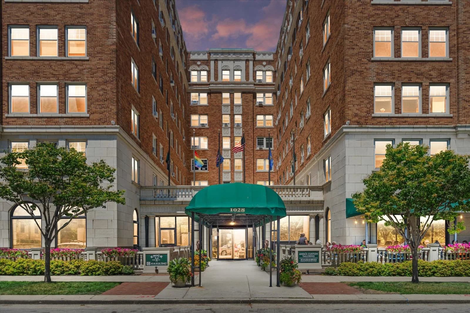 1028 Juneau, Milwaukee, WI 53202