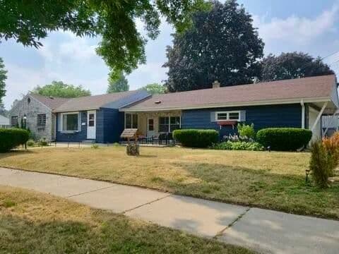 8301 Nash, Milwaukee, WI 53222