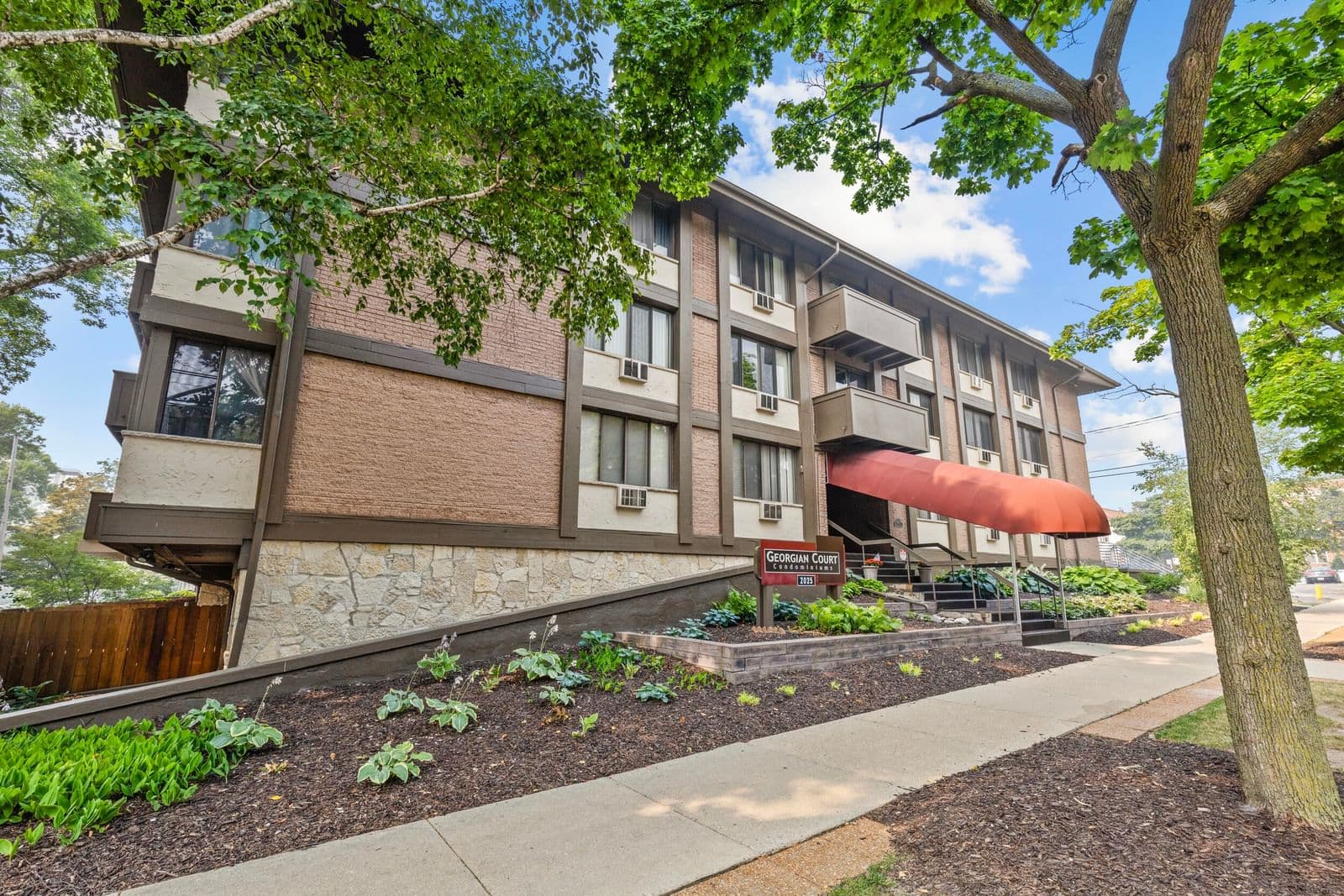 2025 Greenwich, Milwaukee, WI 53211