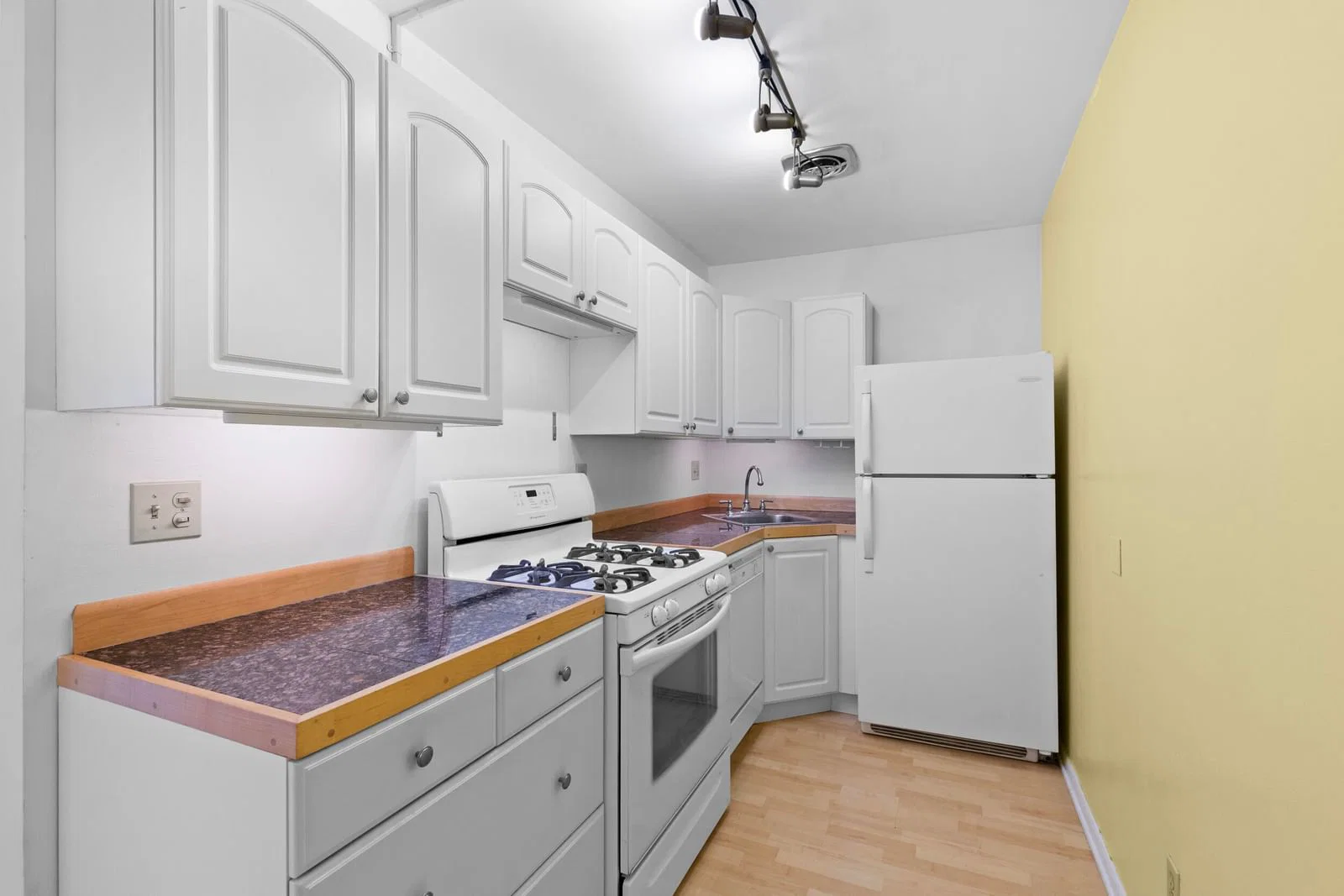 2025 Greenwich 5