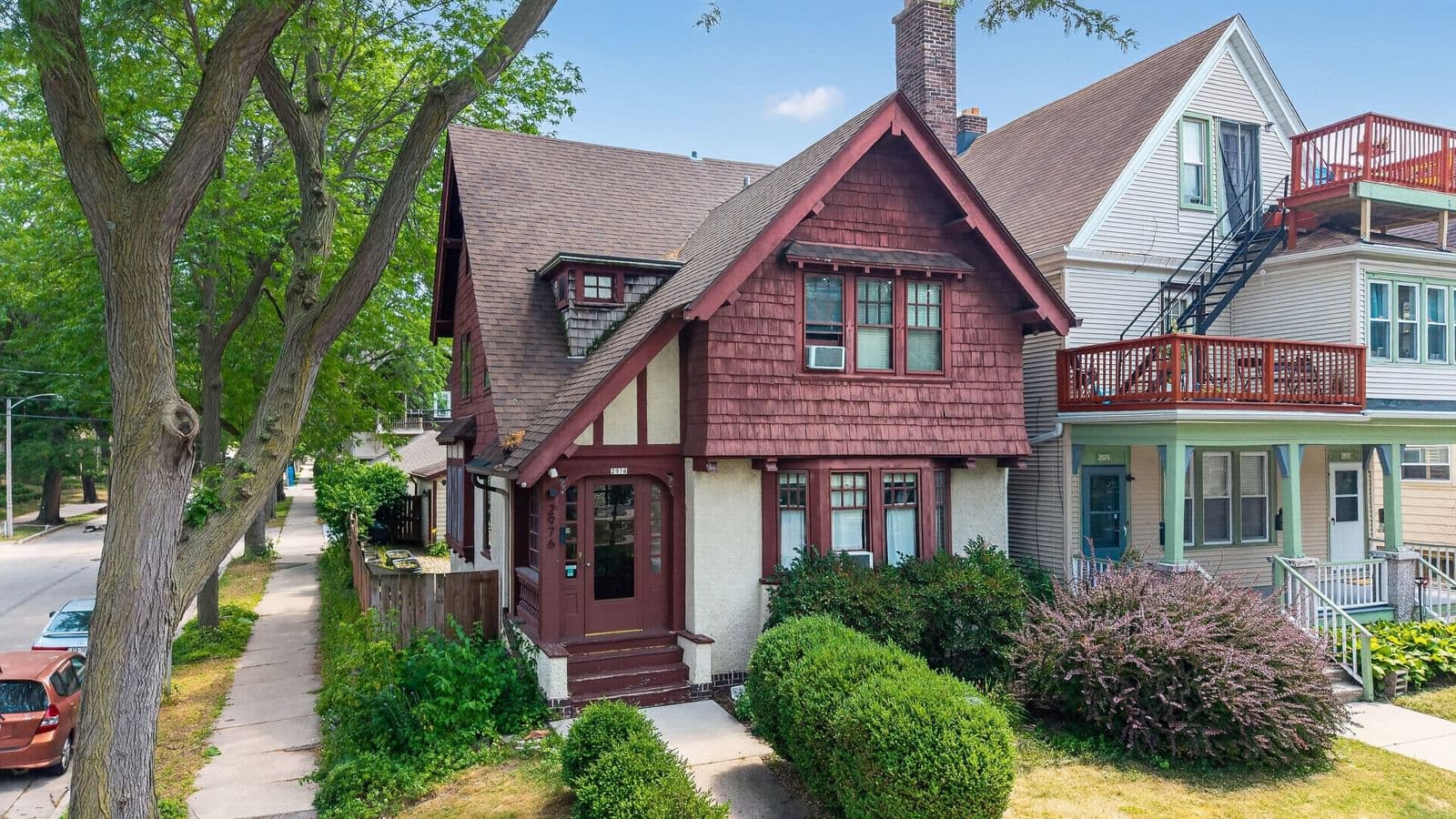 2976 Cramer, Milwaukee, WI 53211