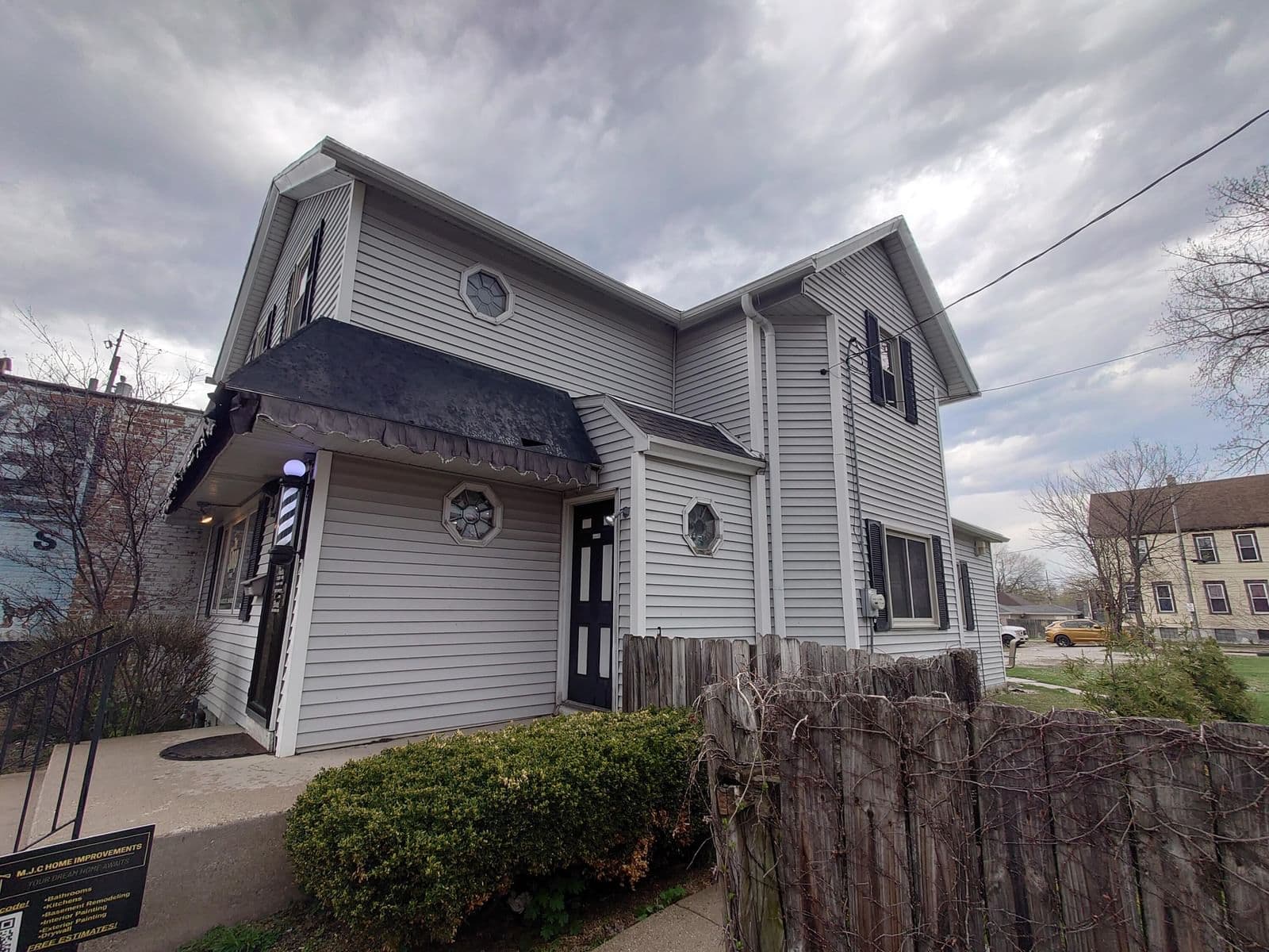 2340 Kinnickinnic, Milwaukee, WI 53207