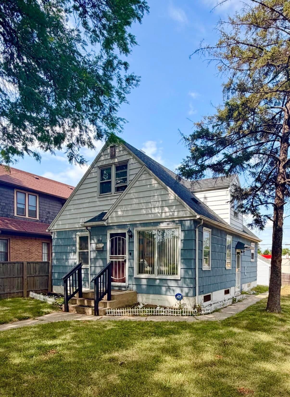 5018 Medford, Milwaukee, WI 53216