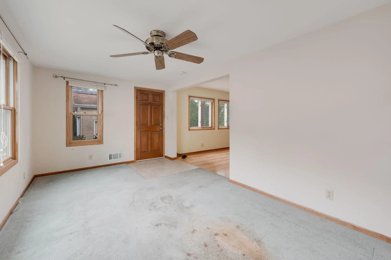 2483 Newhall 4