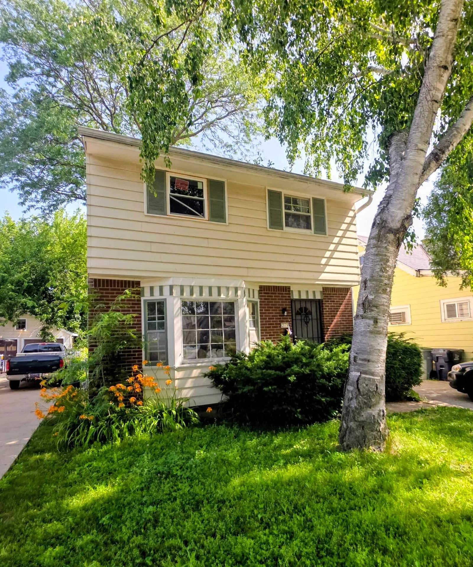1908 Fairmount, Milwaukee, WI 53209