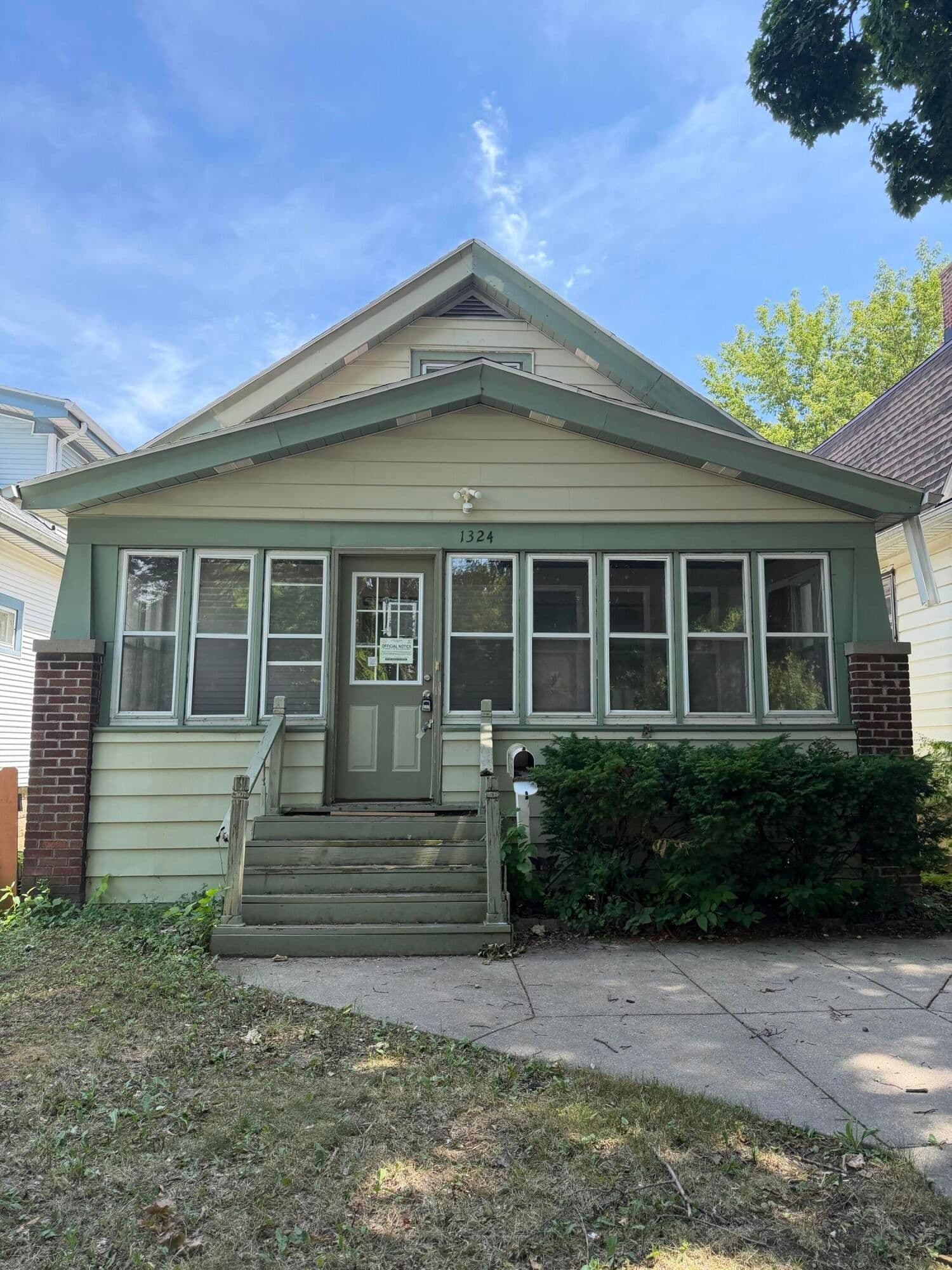 1324 77th, West Allis, WI 53214