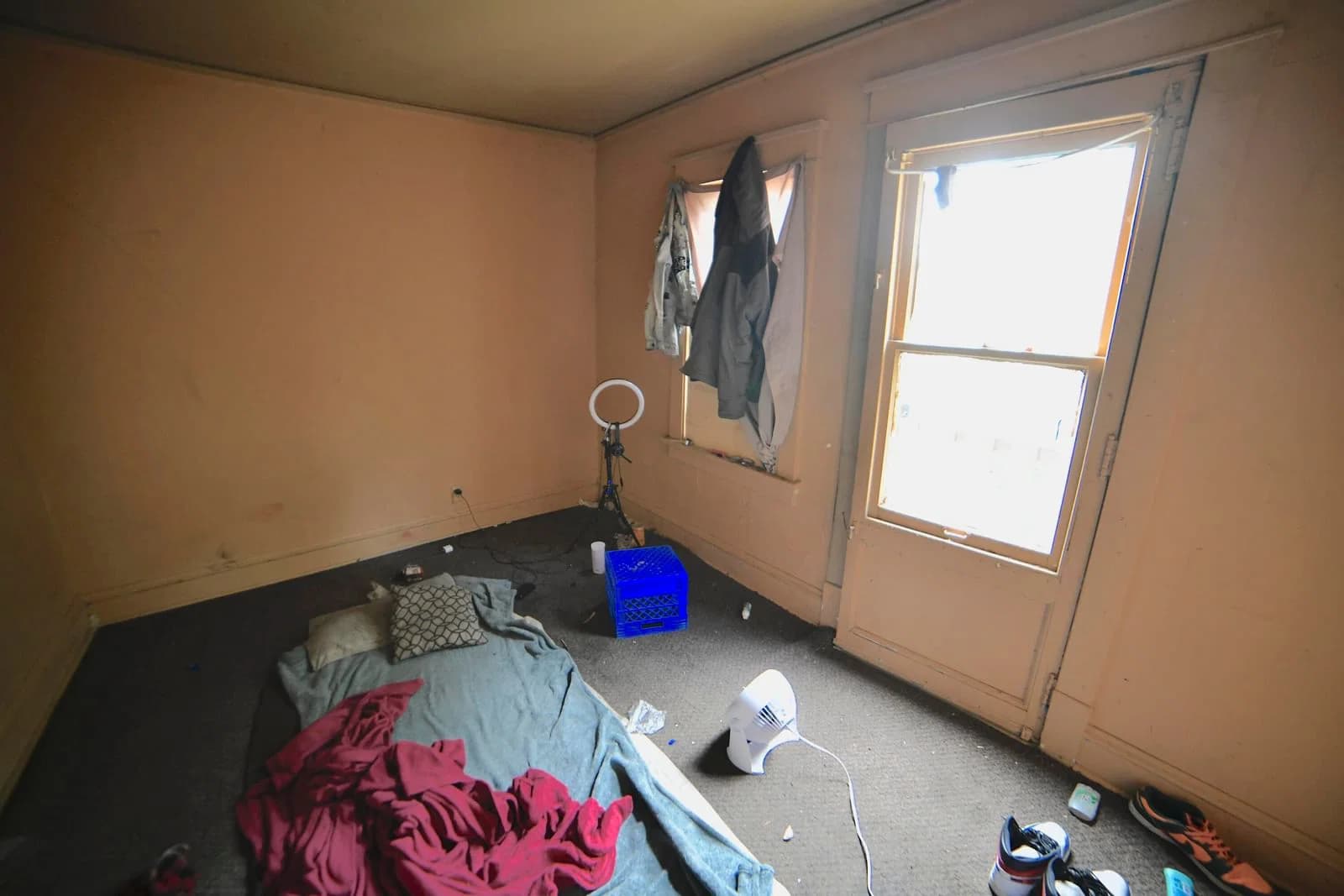 1216 Chambers 3