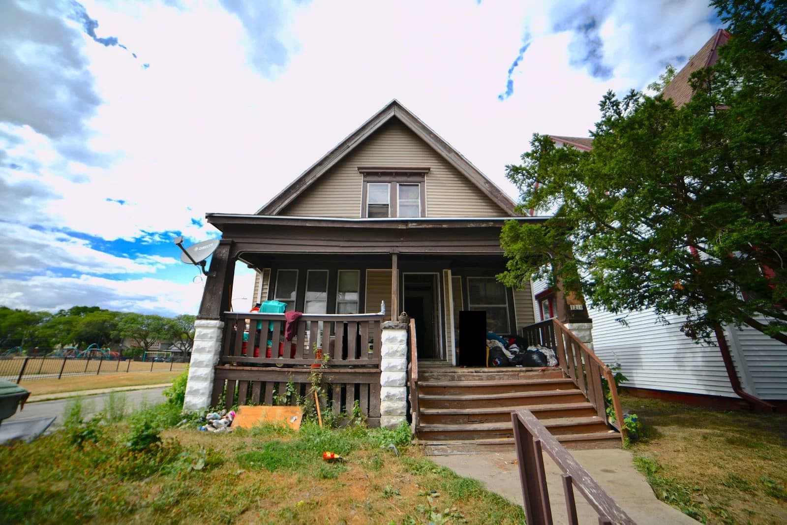 1216 Chambers, Milwaukee, WI 53206