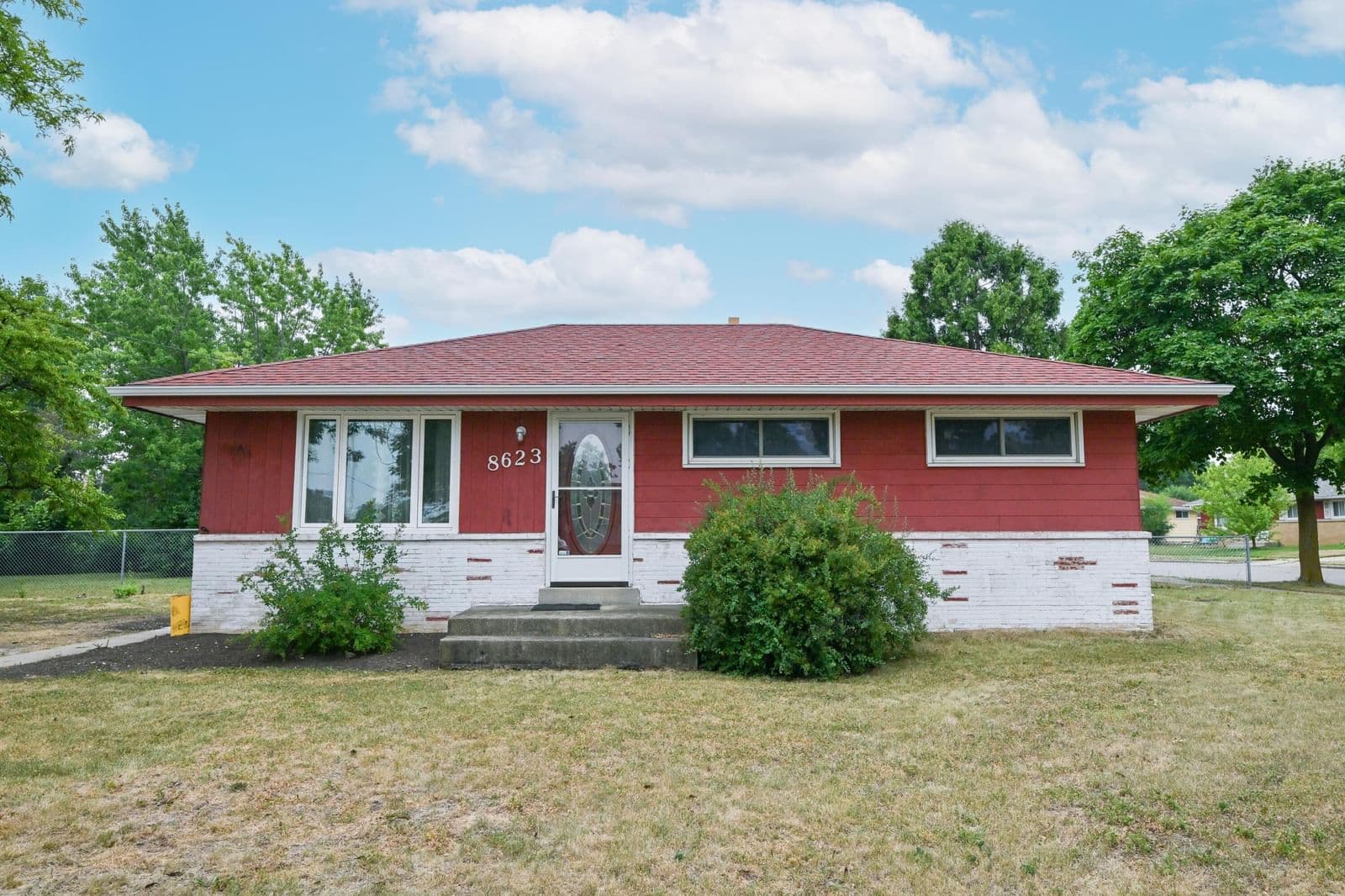 8623 Mill, Milwaukee, WI 53225
