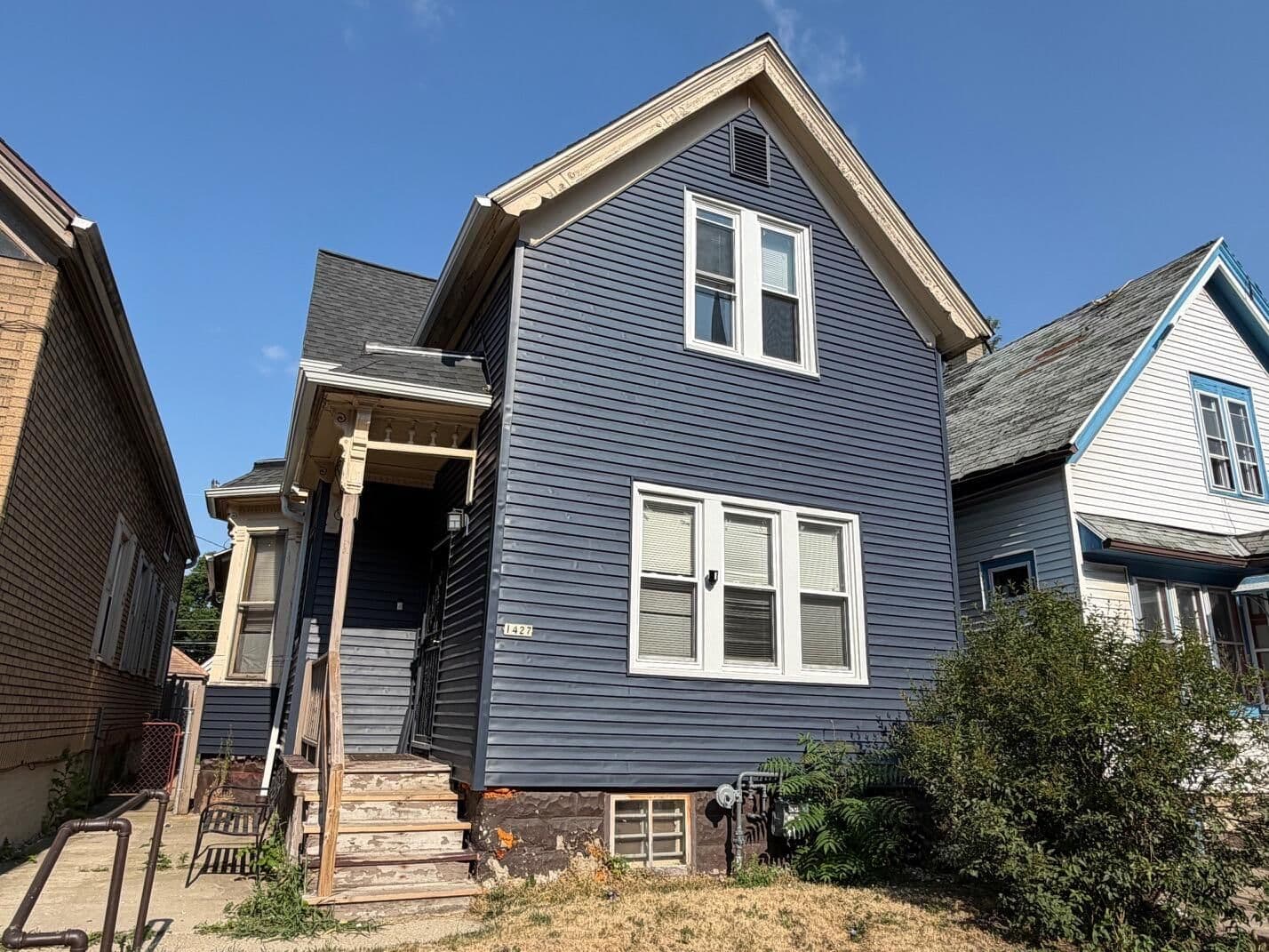 1427 24th, Milwaukee, WI 53205