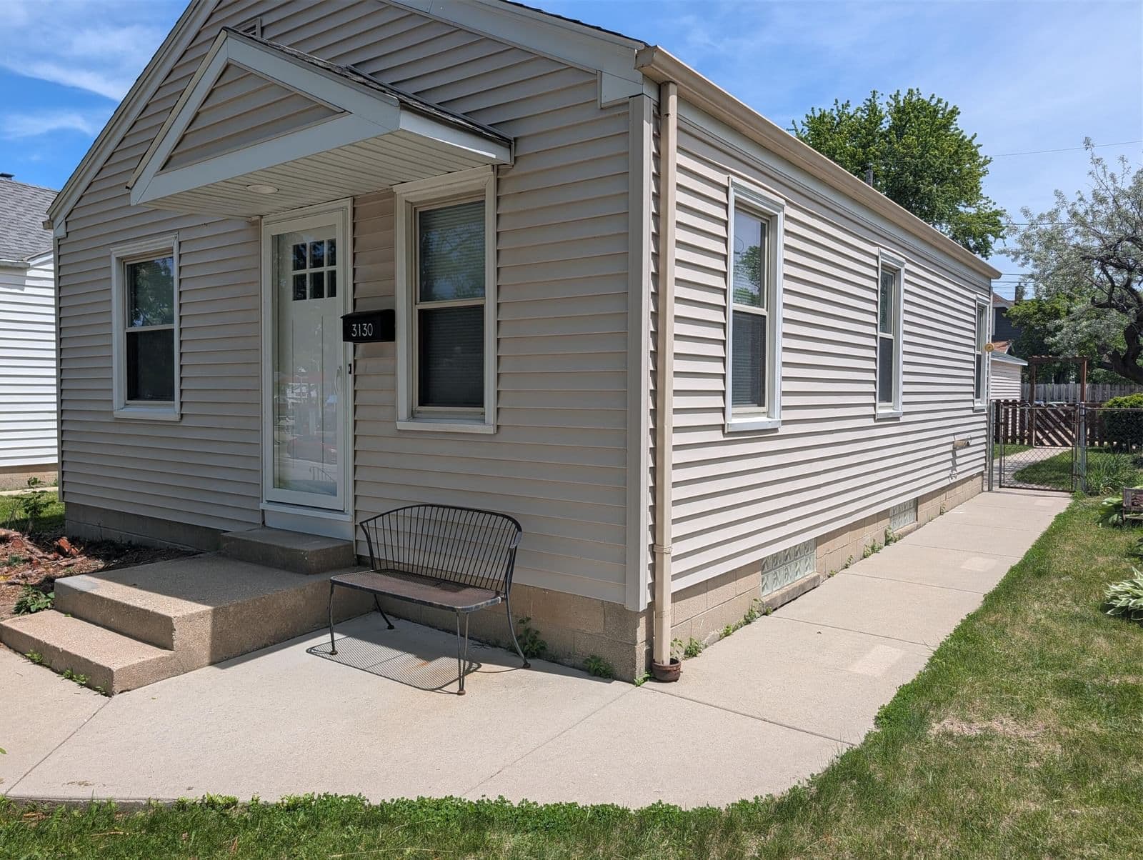 3130 Clement, Milwaukee, WI 53207
