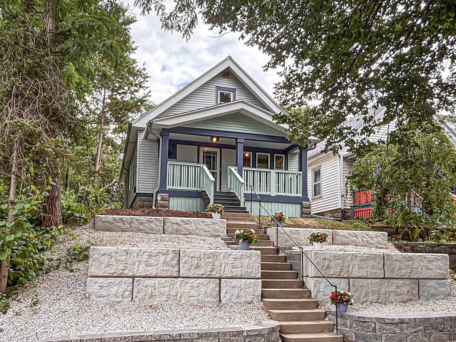 1743 Bennett, Milwaukee, WI 53207