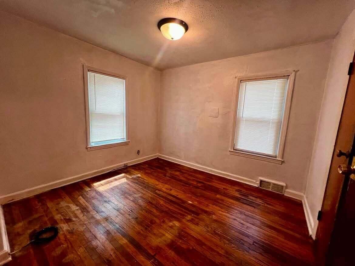 4703 Villard 4