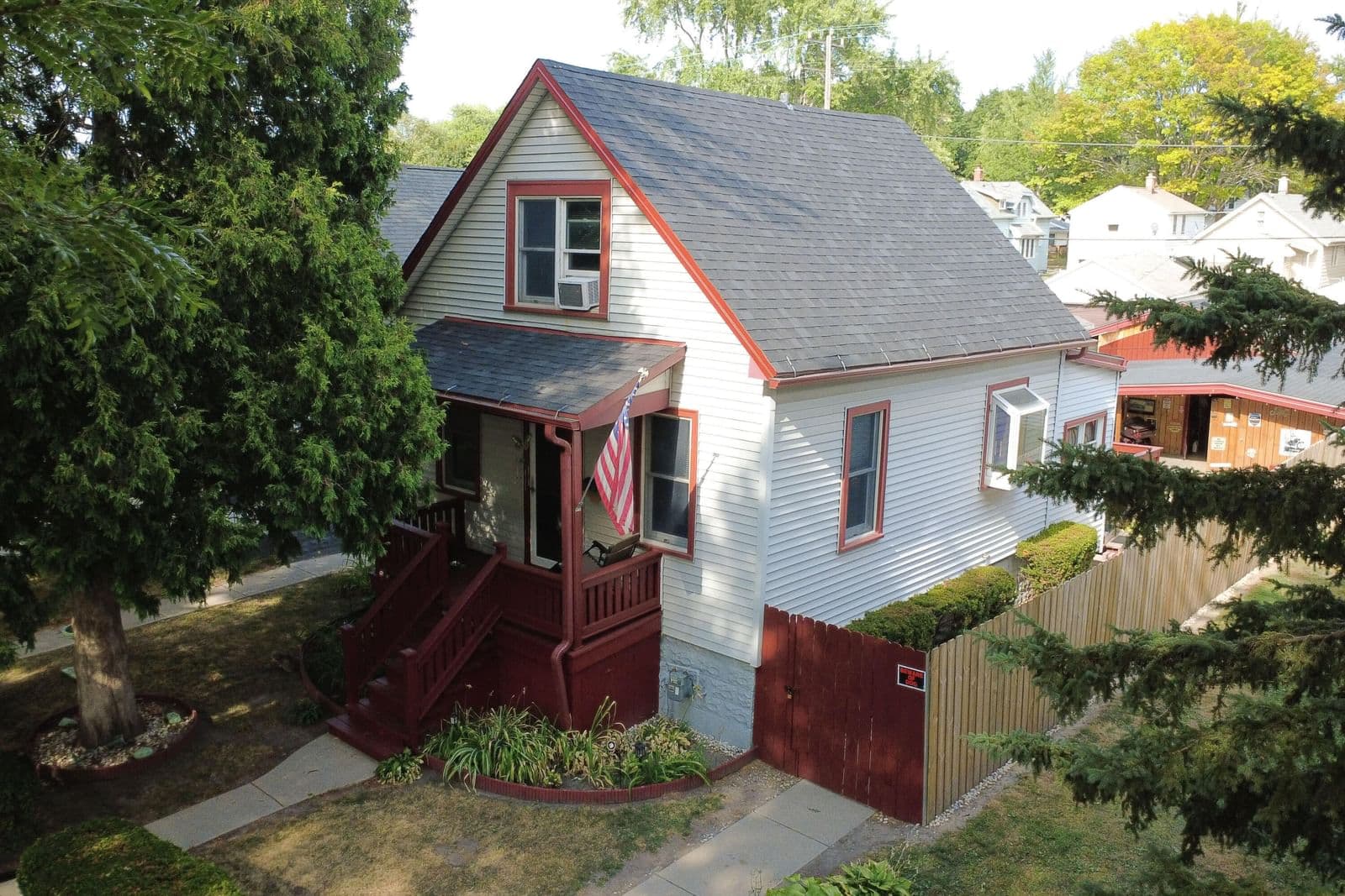 528 65th, Milwaukee, WI 53214
