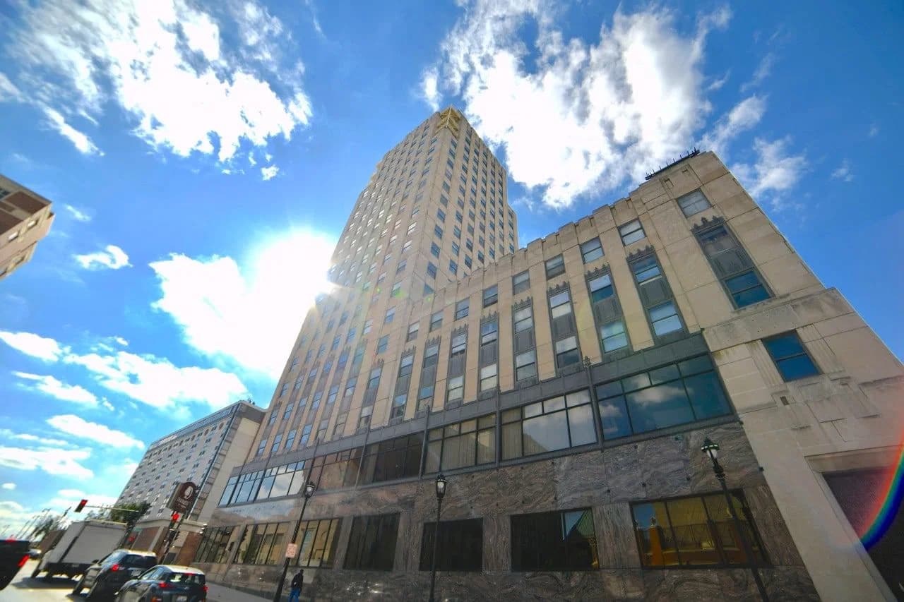 600 Wisconsin, Milwaukee, WI 53203