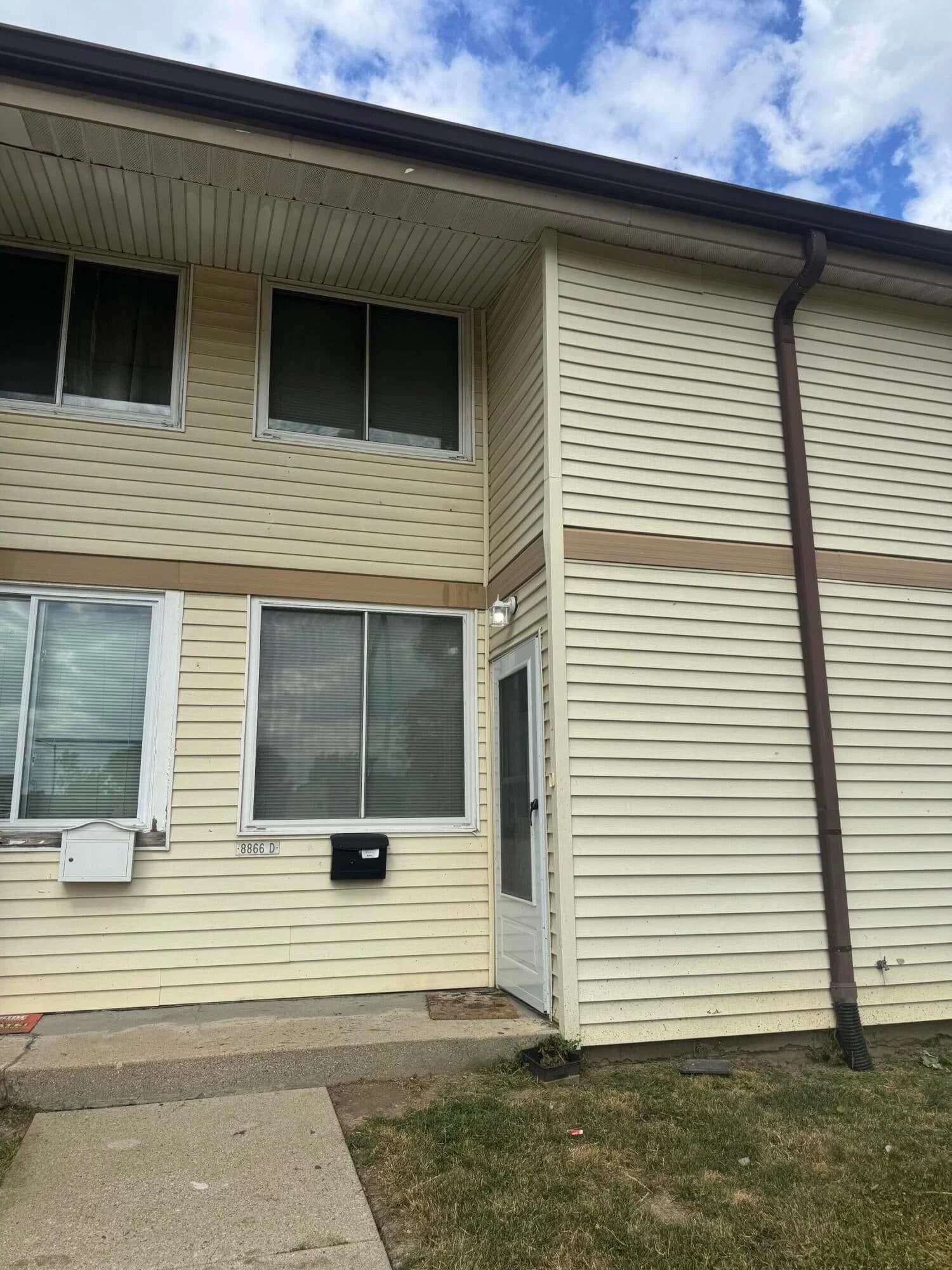 8866 95th, Milwaukee, WI 53224