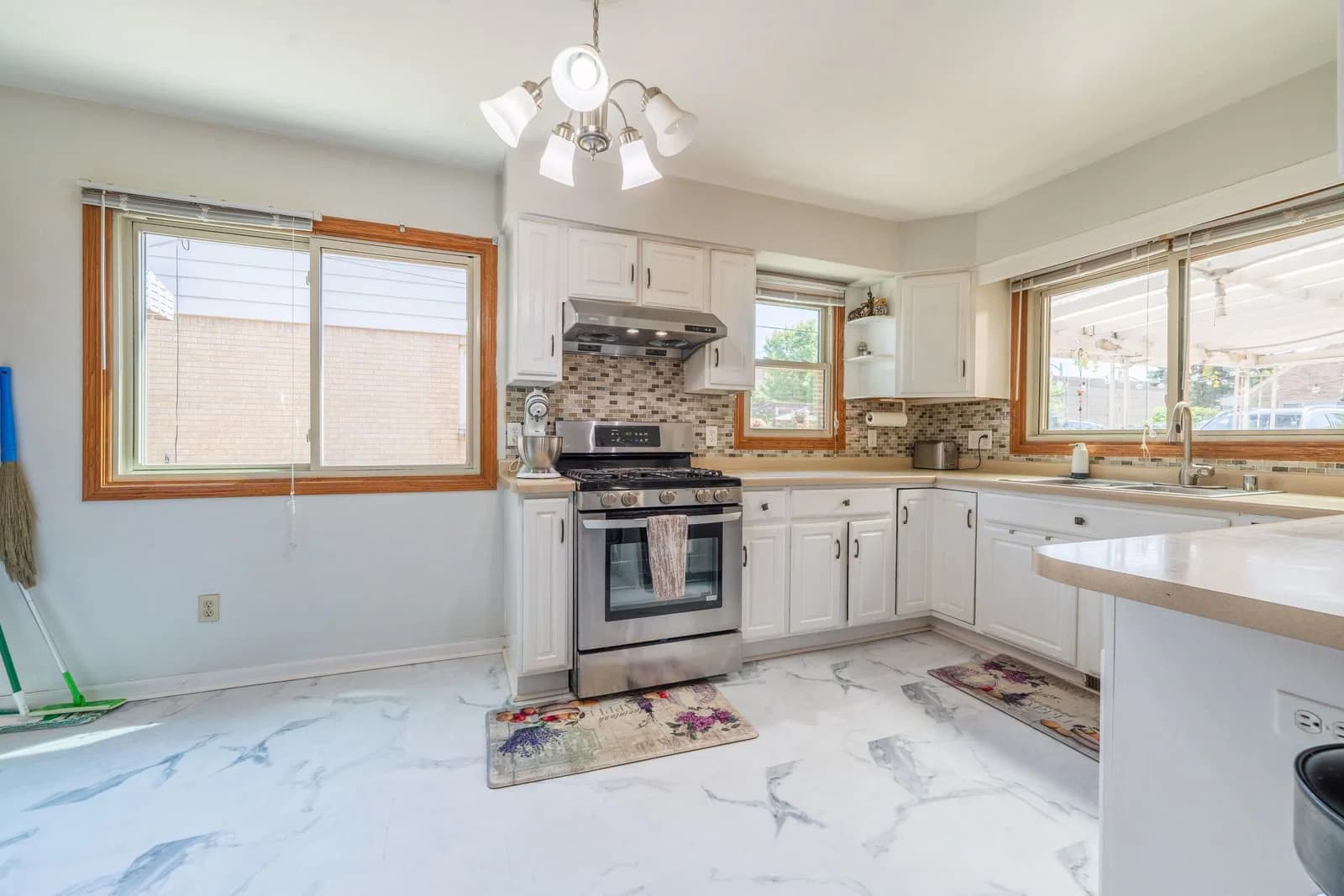 301 92nd, Milwaukee, WI 53214