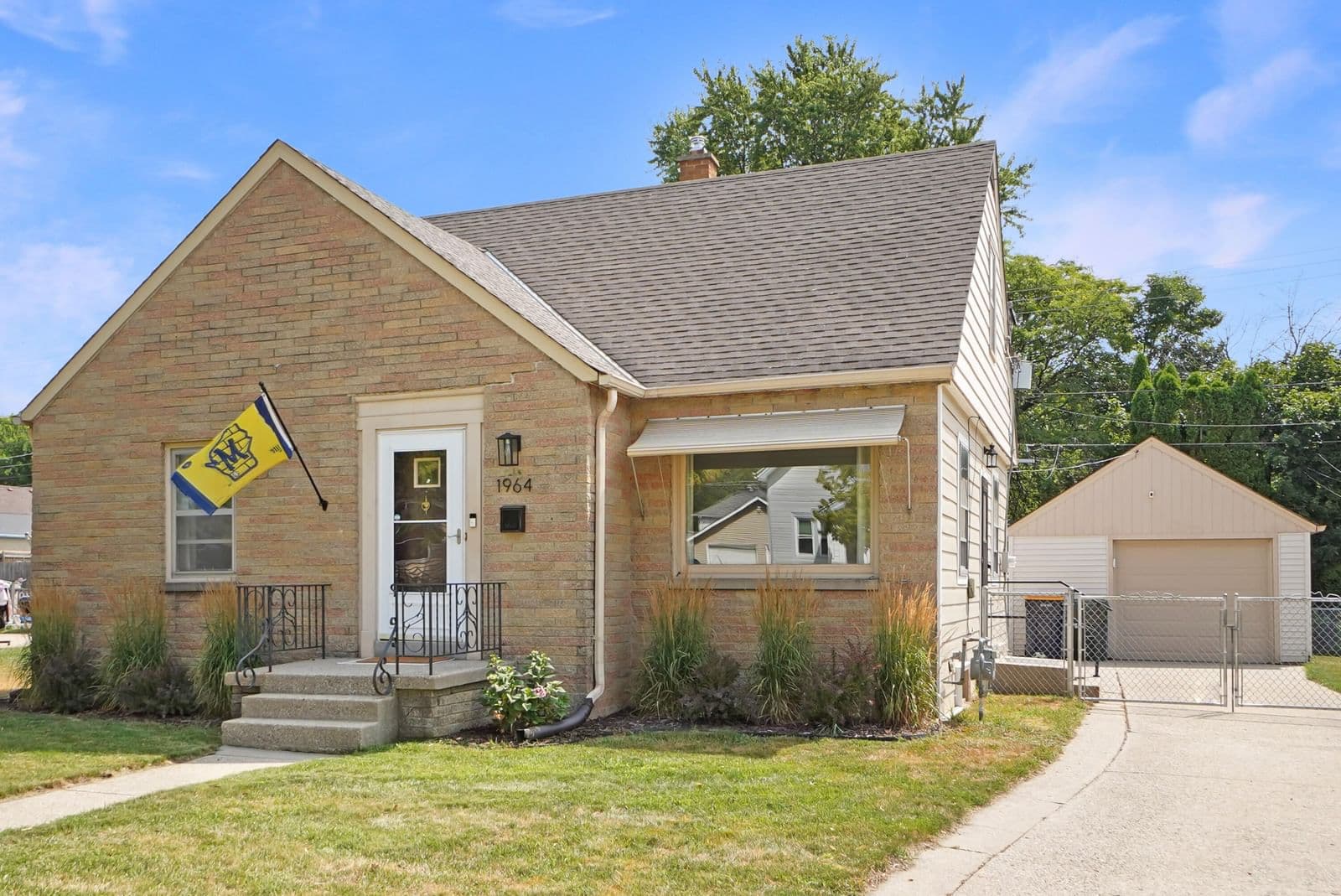 1964 91st, West Allis, WI 53227