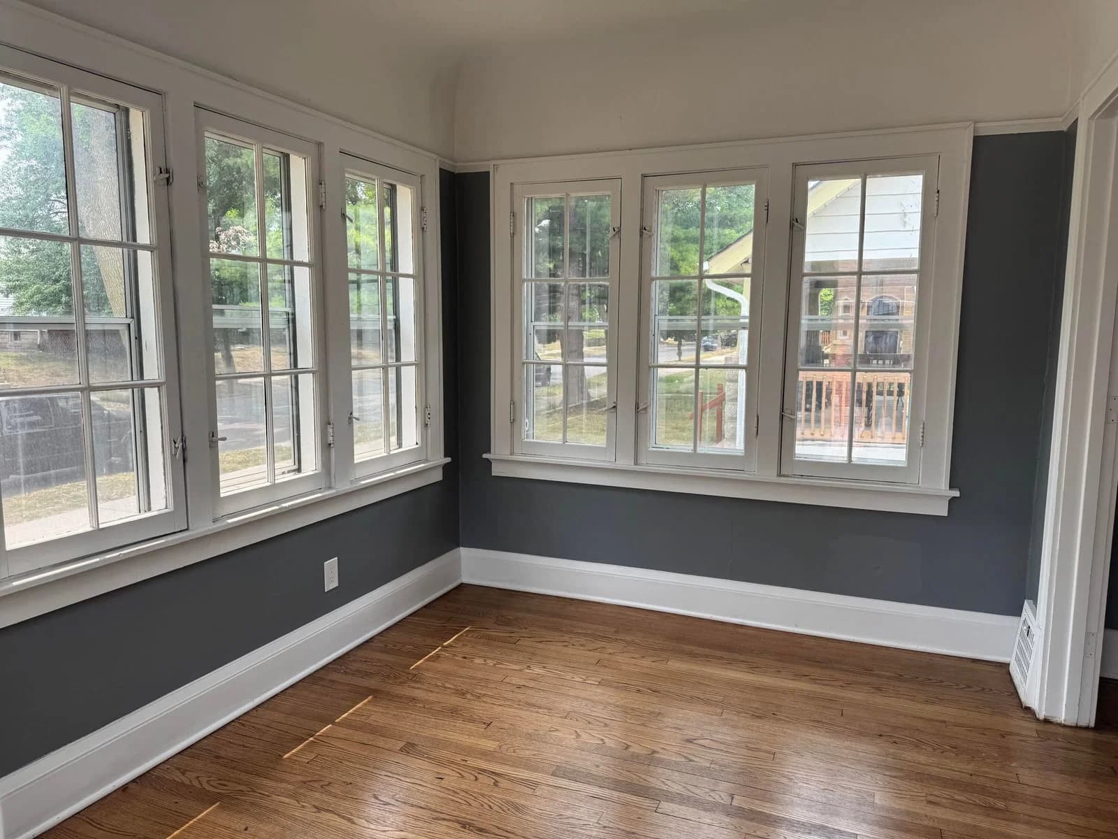 6220 Girard 3