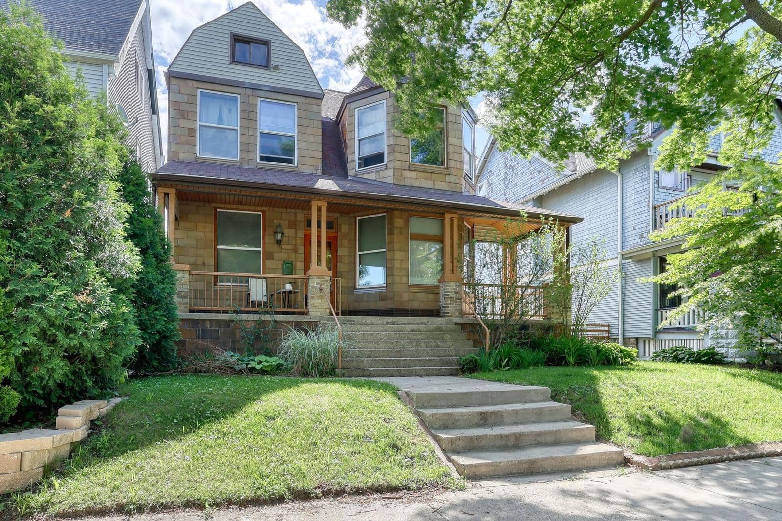 546 32nd, Milwaukee, WI 53208