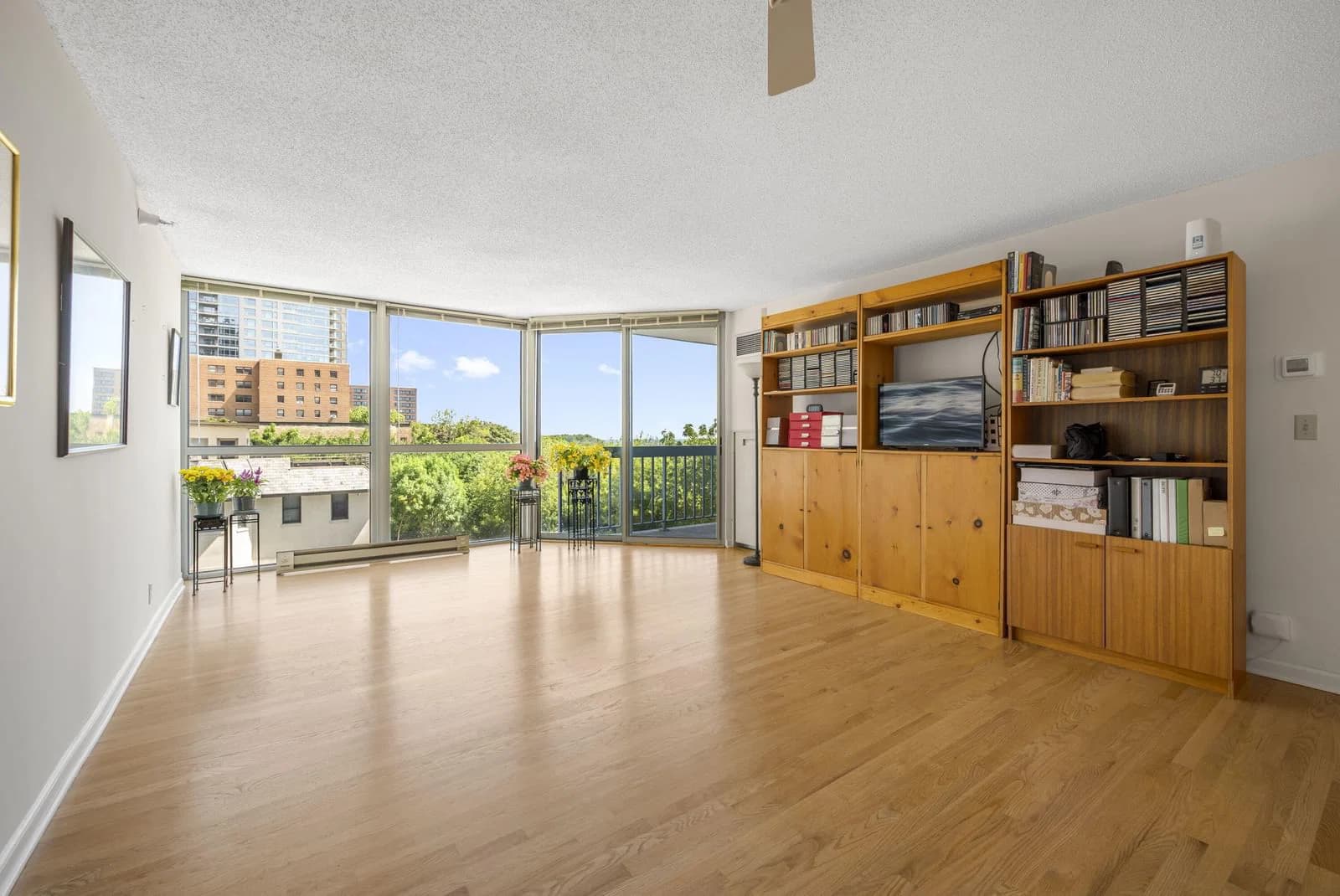1660 Prospect 5