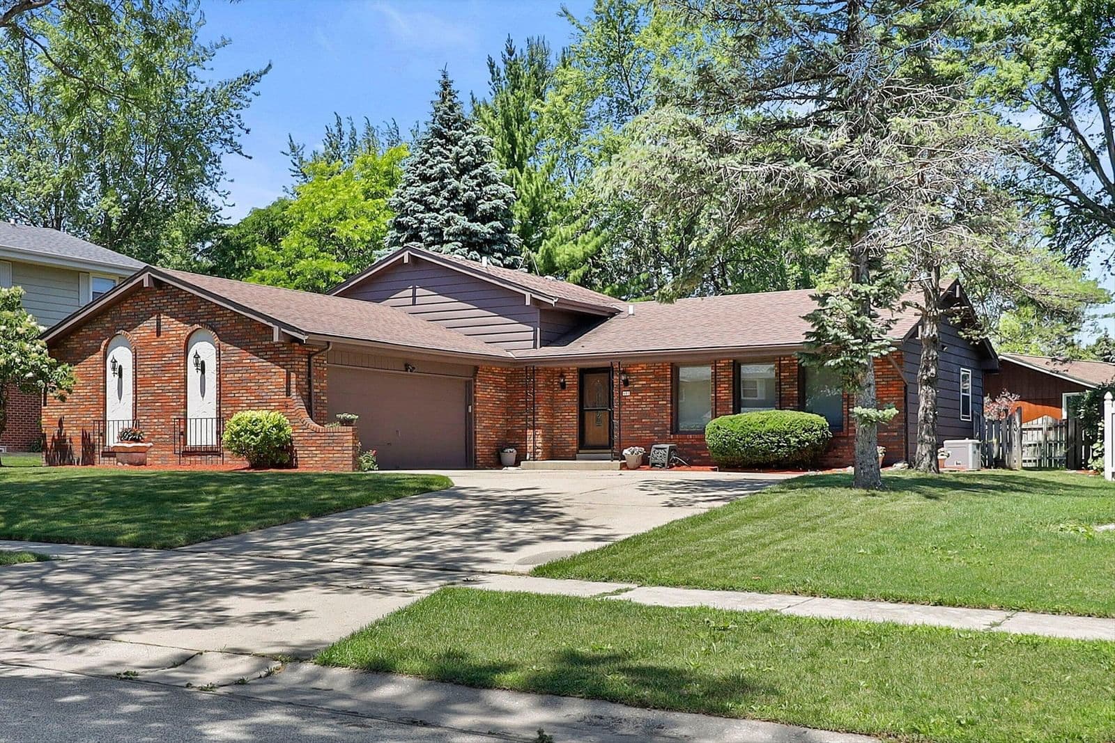 480 Arthur, Oak Creek, WI 53154